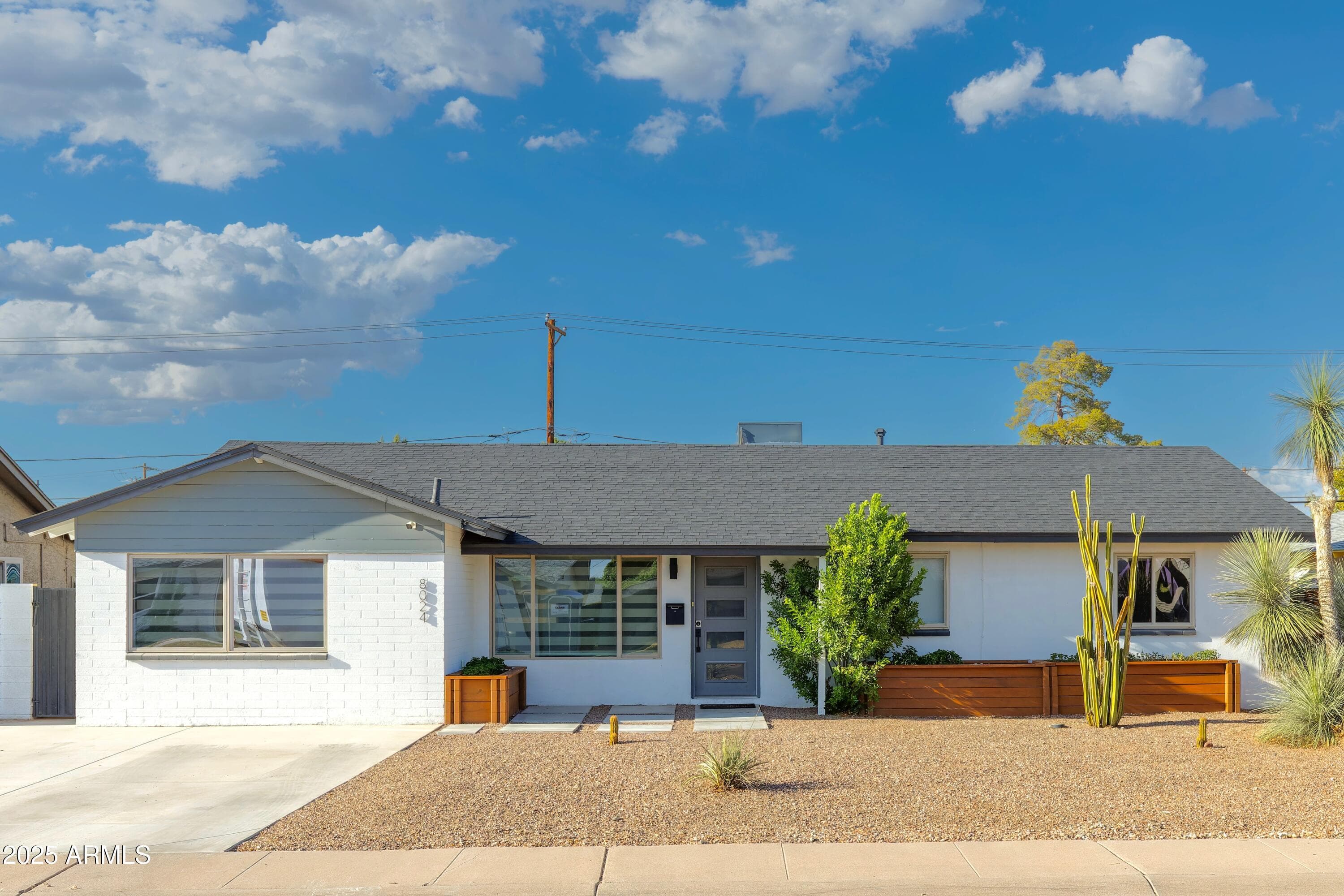 8024 E Hubbell St — photo 1
