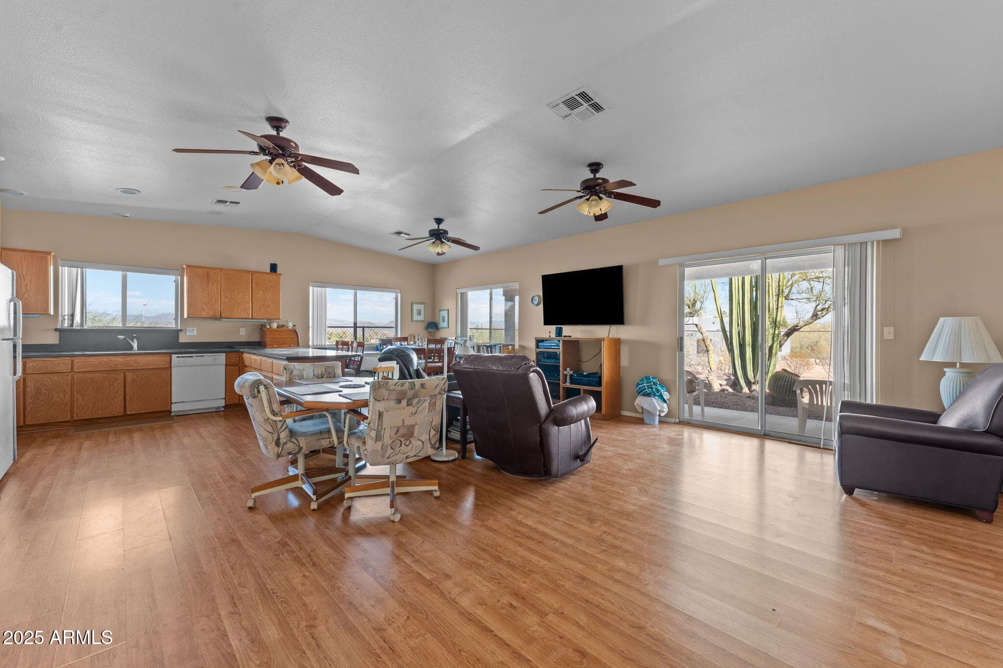 823 YAQUI DR - Photo 4