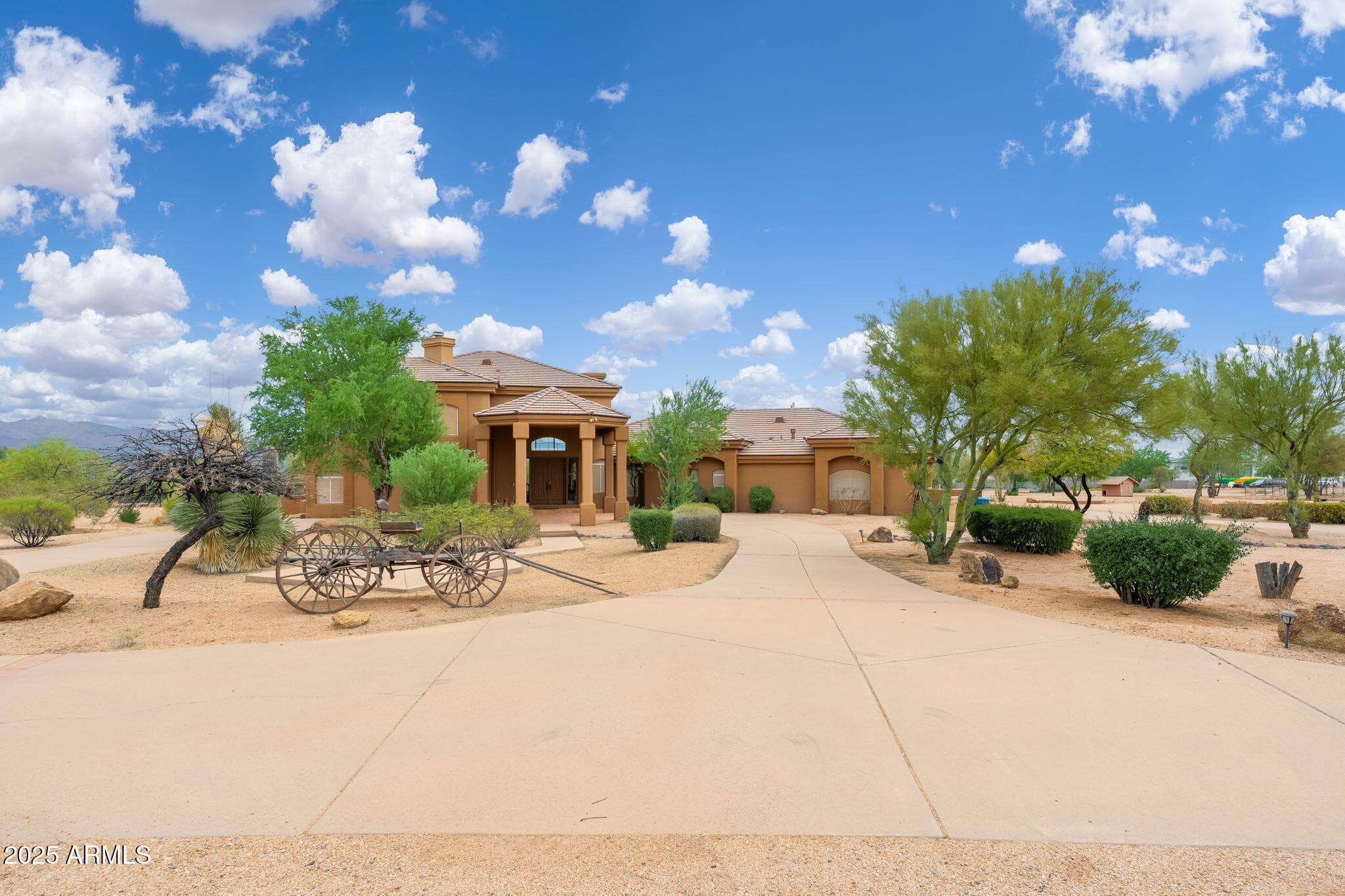 17047 E DIXILETA DR - Photo 1