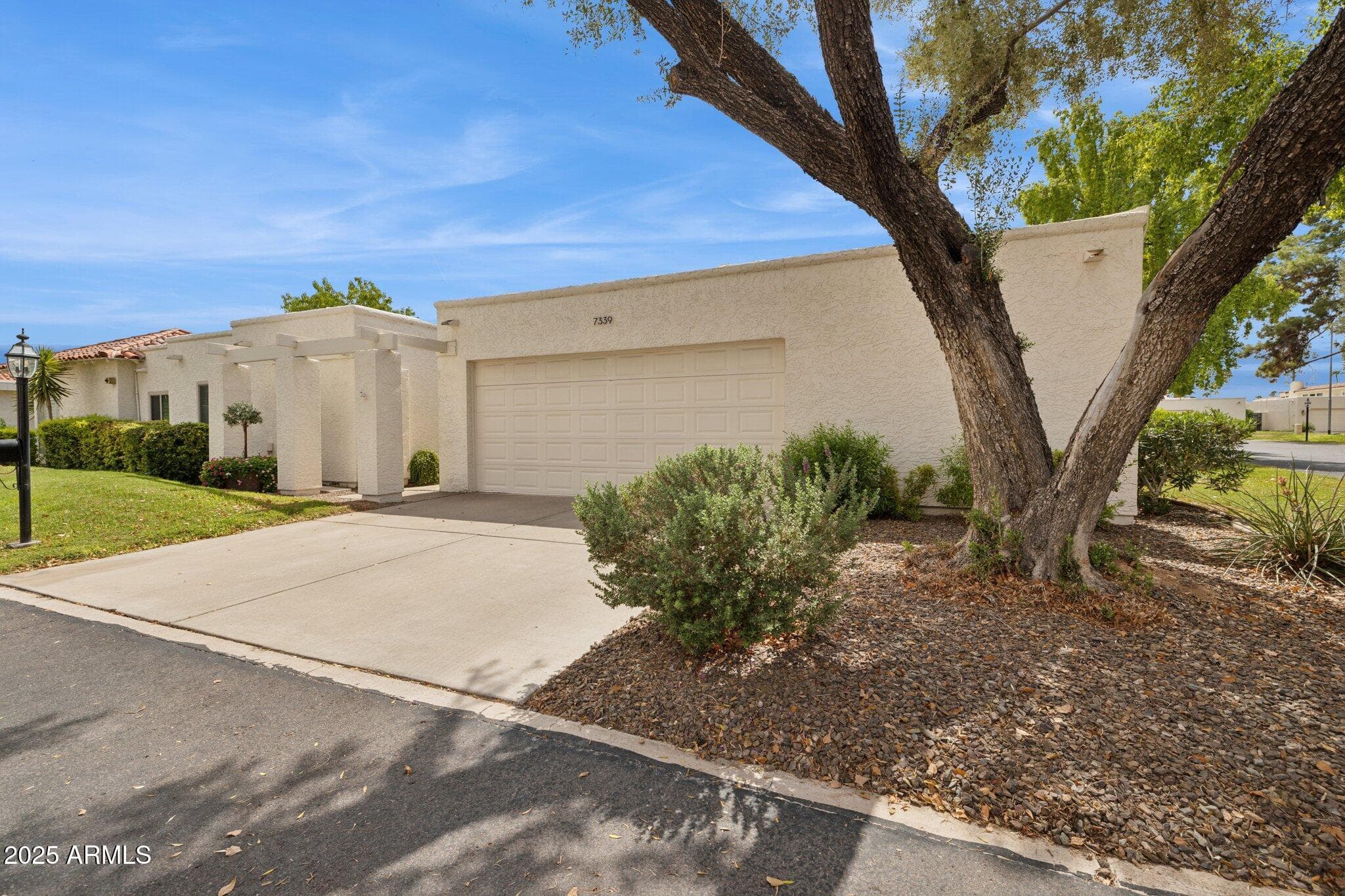 7339 E Keim Dr — photo 2