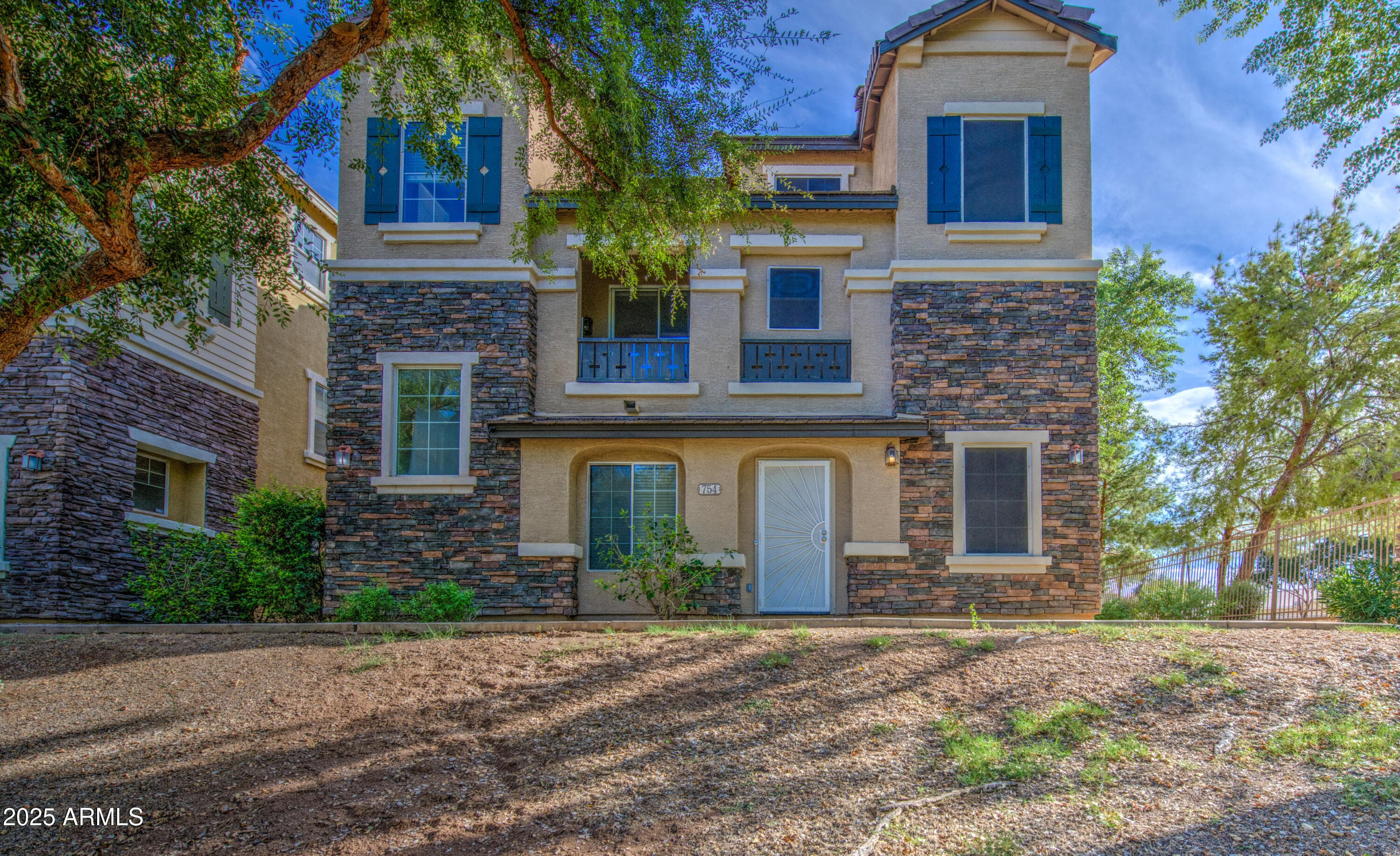 754 N Laguna Dr — photo 1