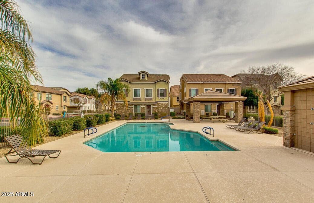 754 N LAGUNA DR - Photo 3