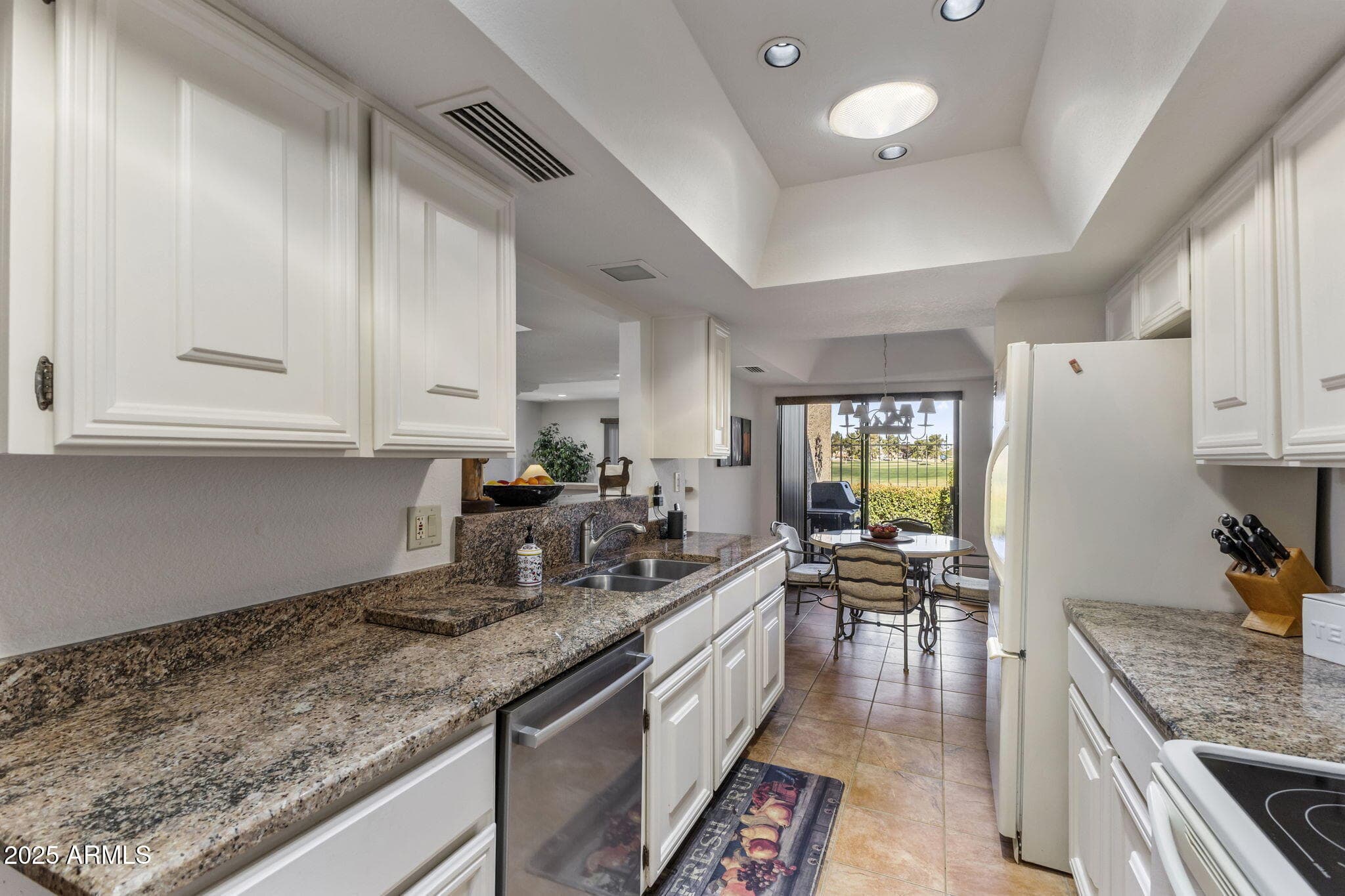 7512 N VIA CAMELLO DEL SUR -- - See more photos