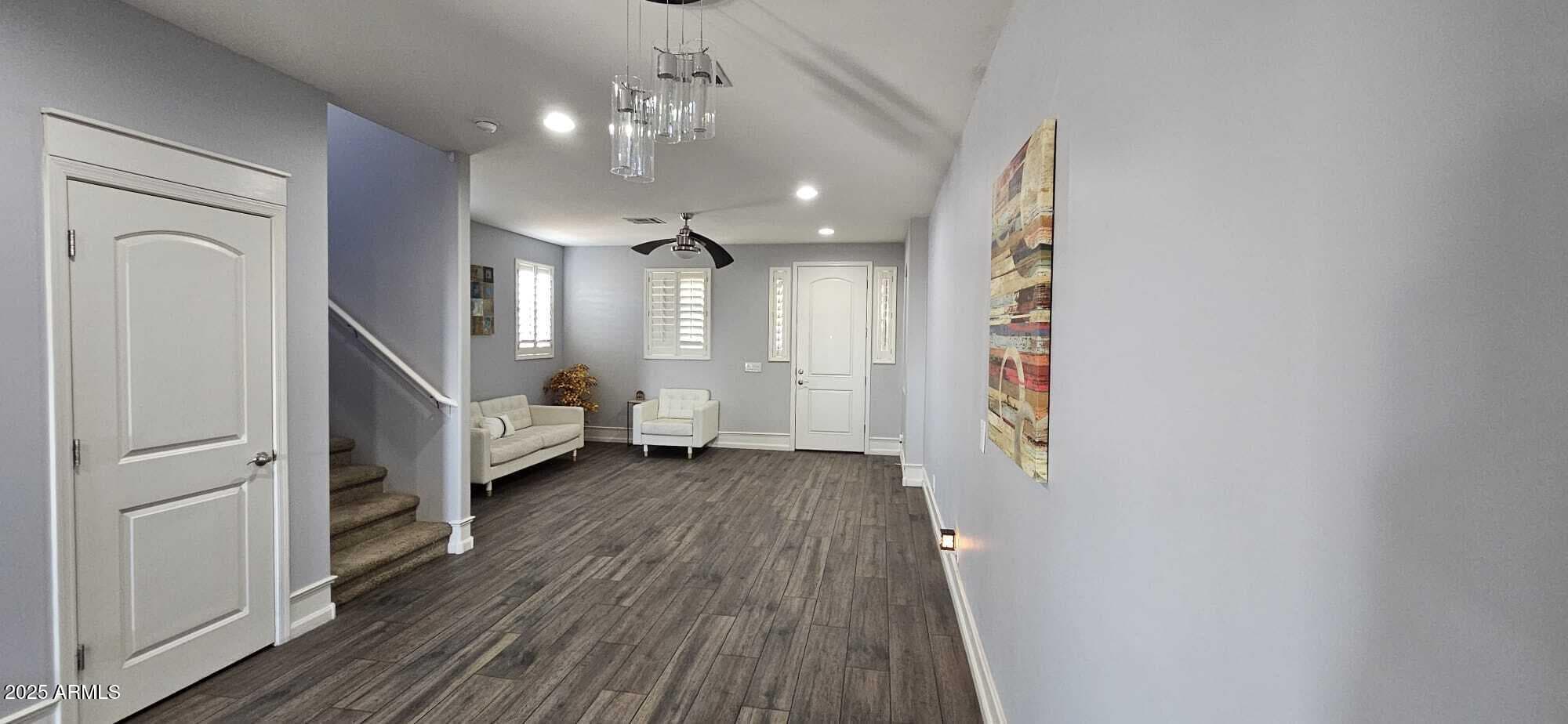 5415 W Pontiac Dr — photo 2