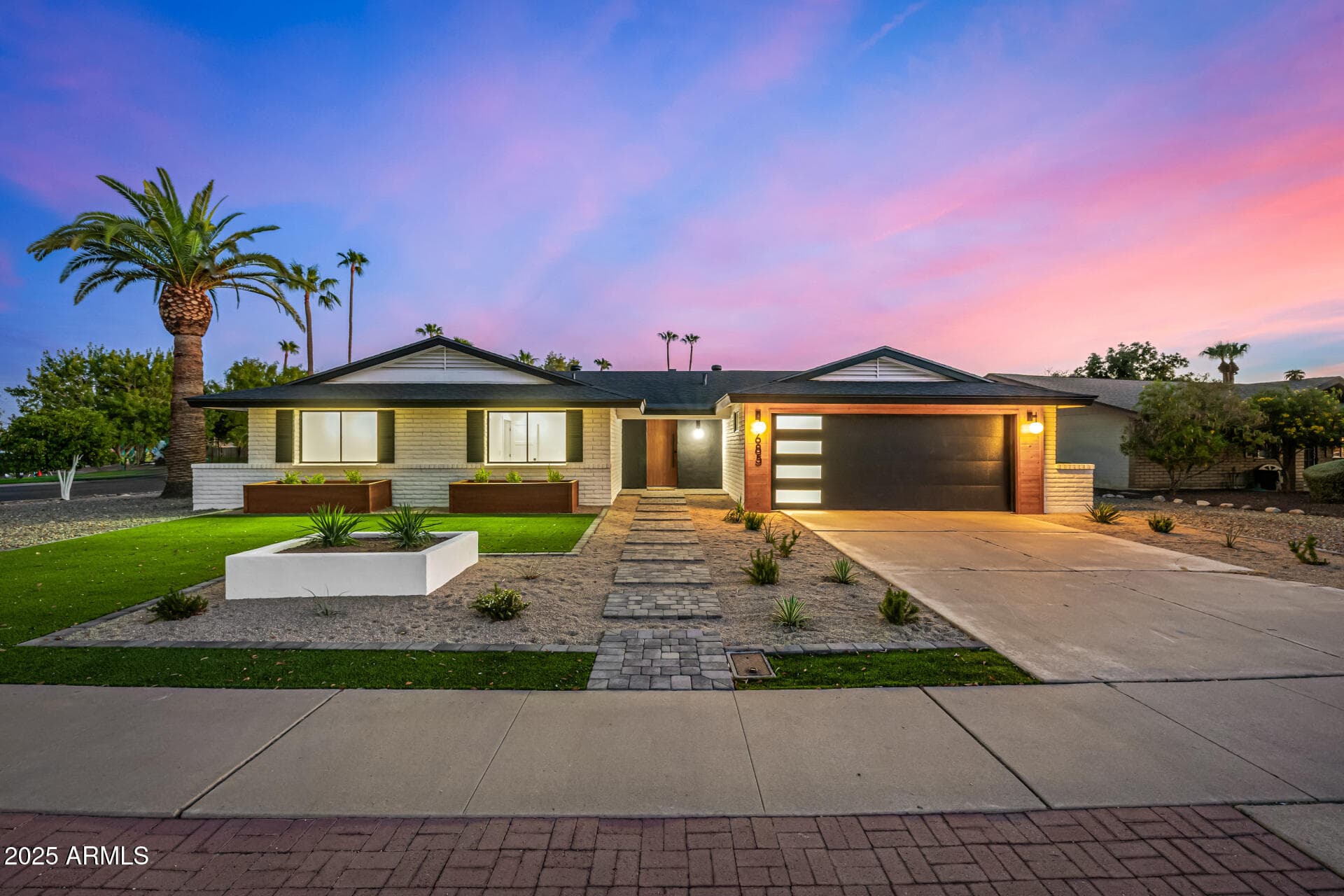 685 E Palm St — photo 1