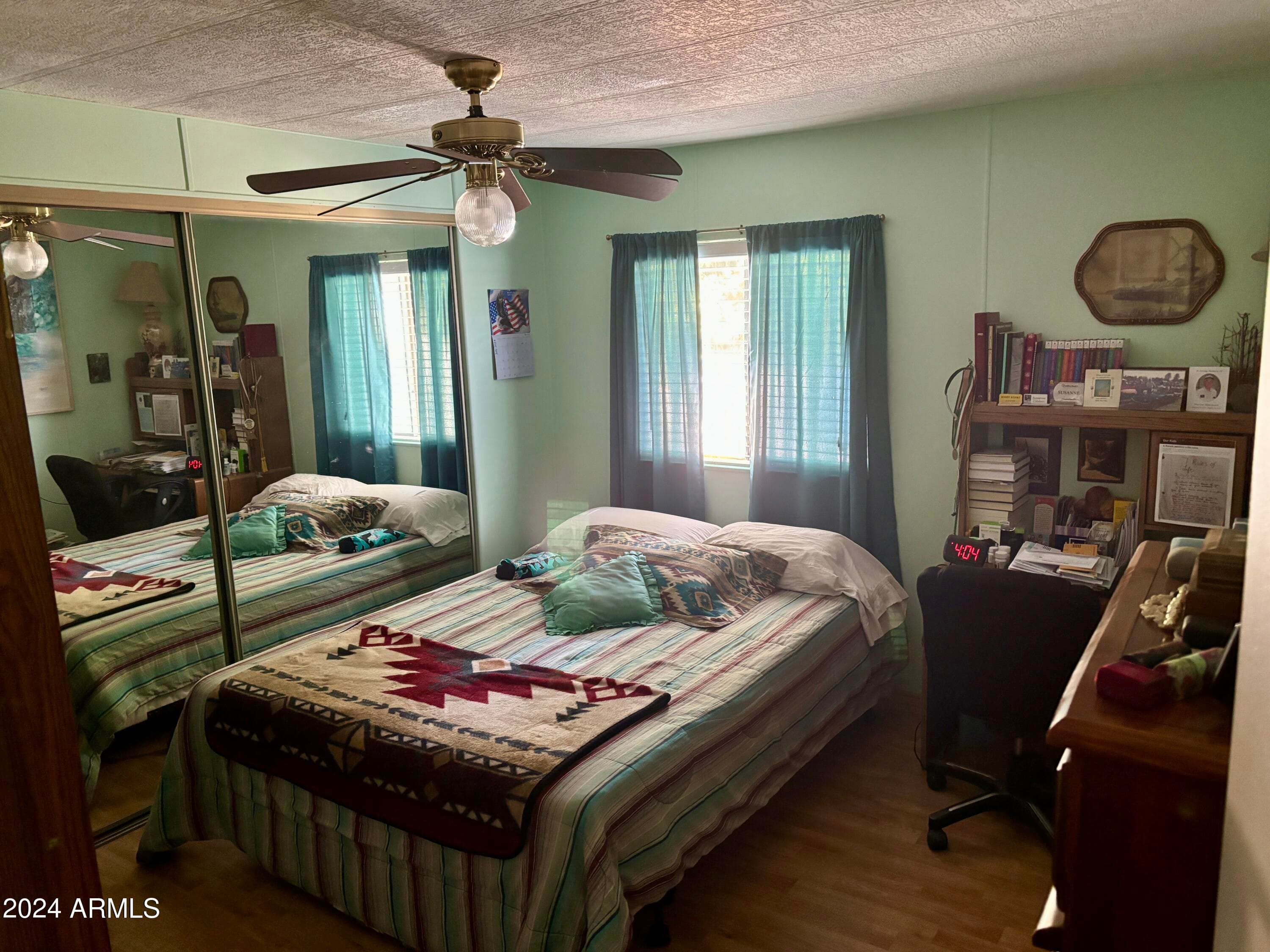 4065 E UNIVERSITY DR - Photo 4