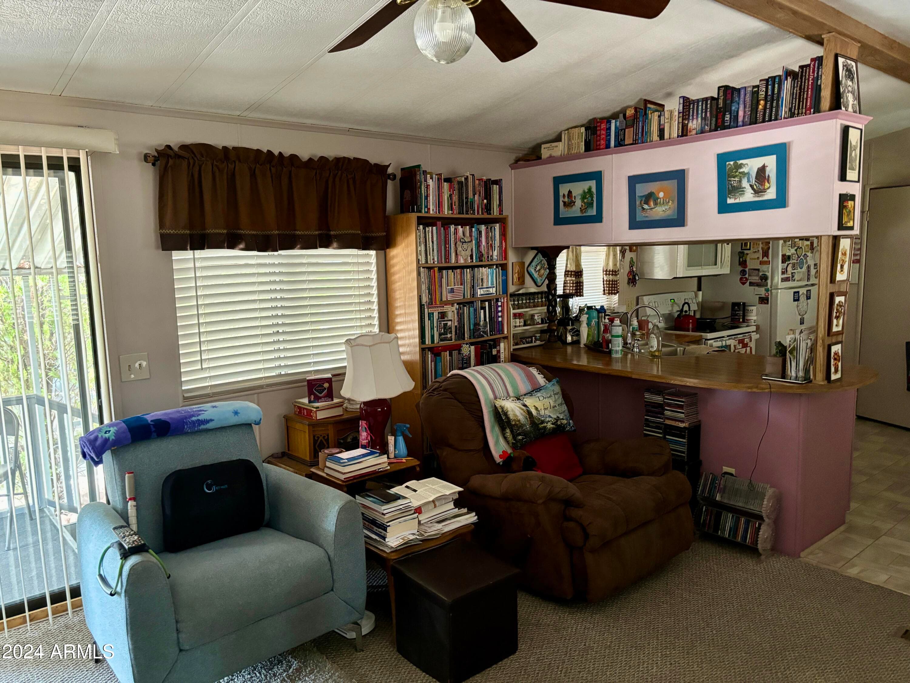 4065 E UNIVERSITY DR - See more photos