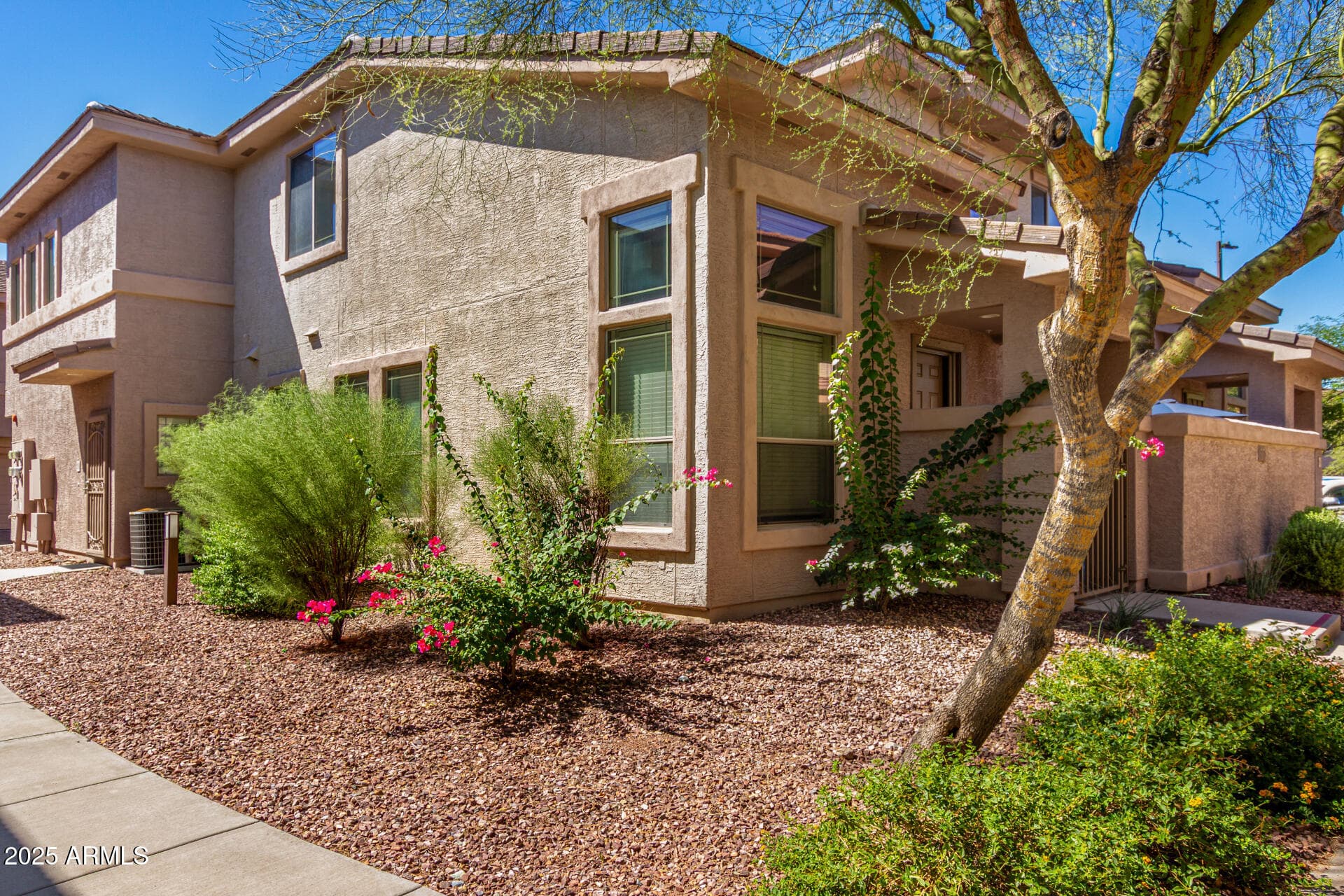 42424 N Gavilan Peak Parkway 55206 — photo 2