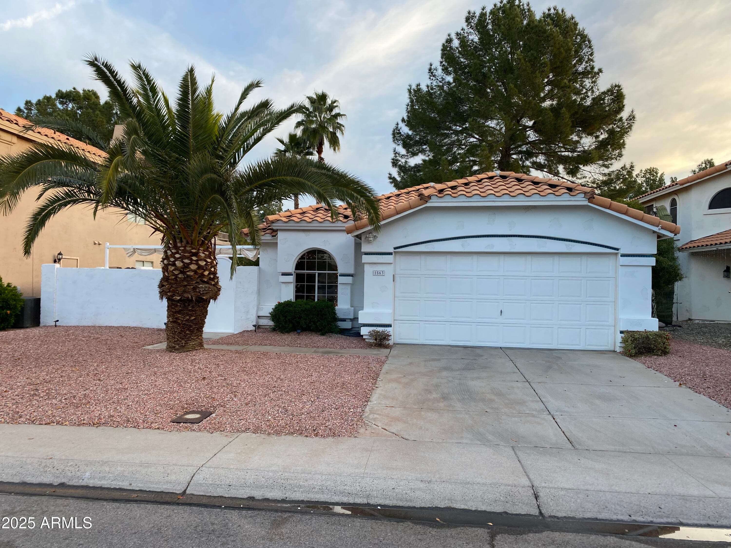 1563 S Pennington Dr — photo 1