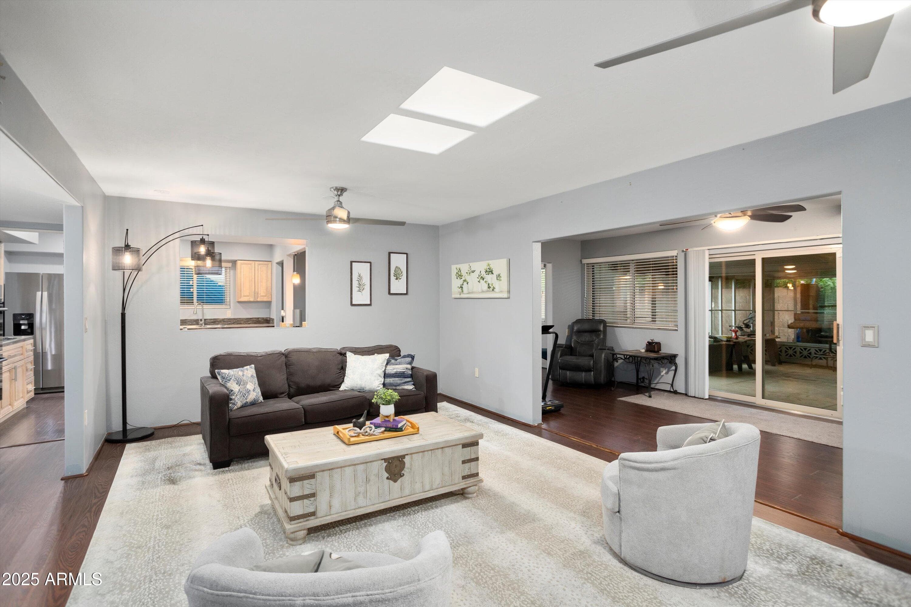 10102 W Deanne Dr — photo 2