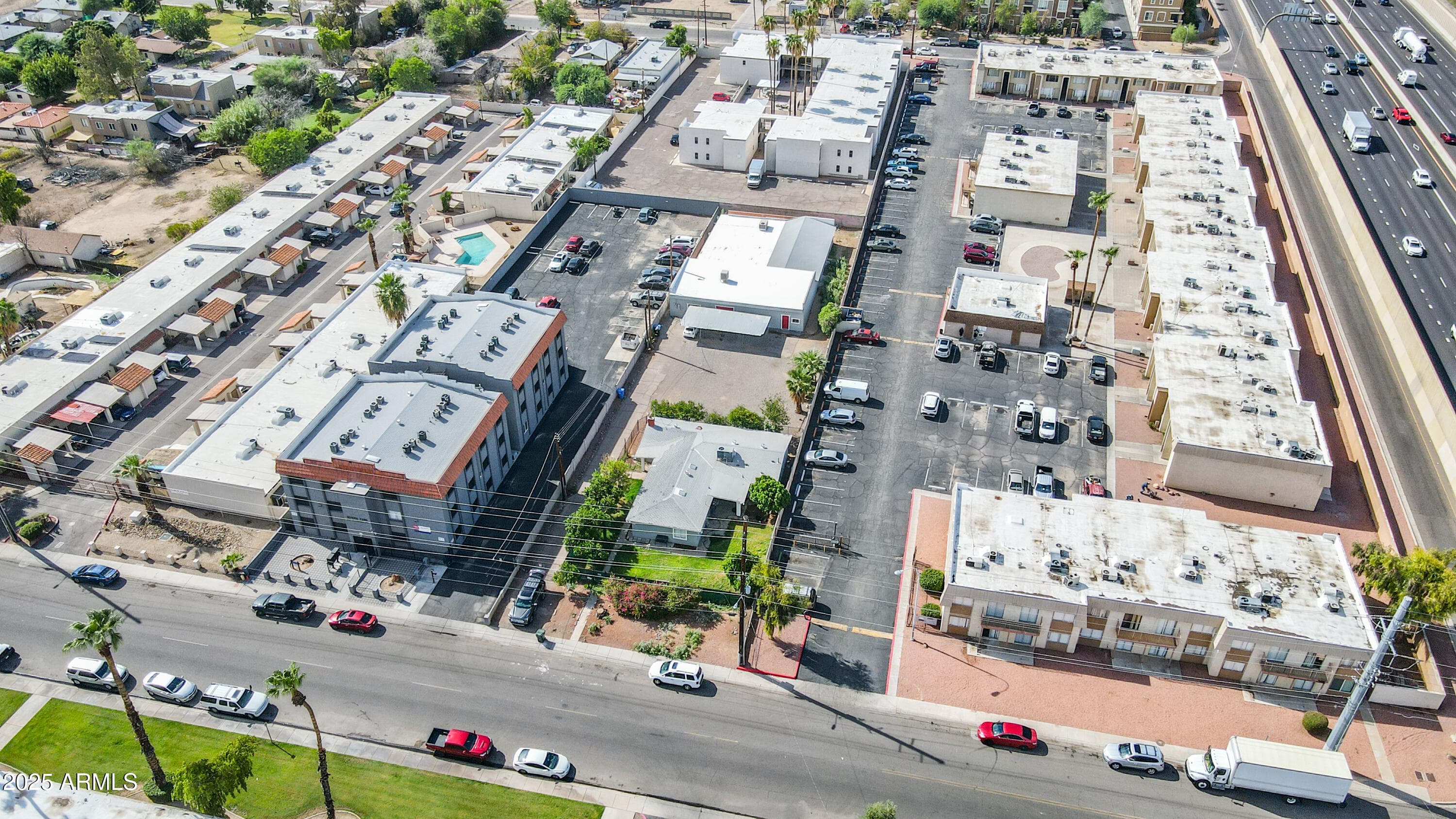 2423 W Campbell Ave — photo 1