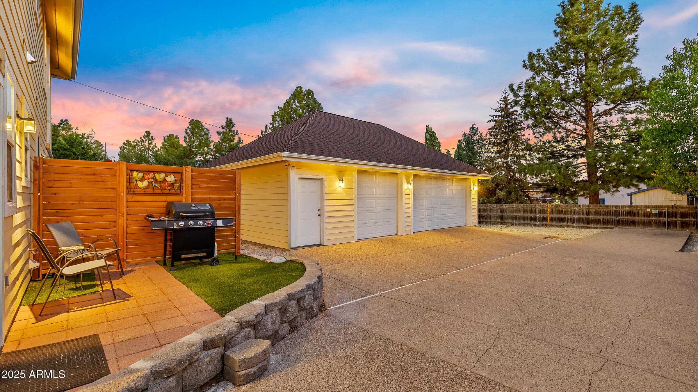 303 W JUNIPER AVE - See more photos