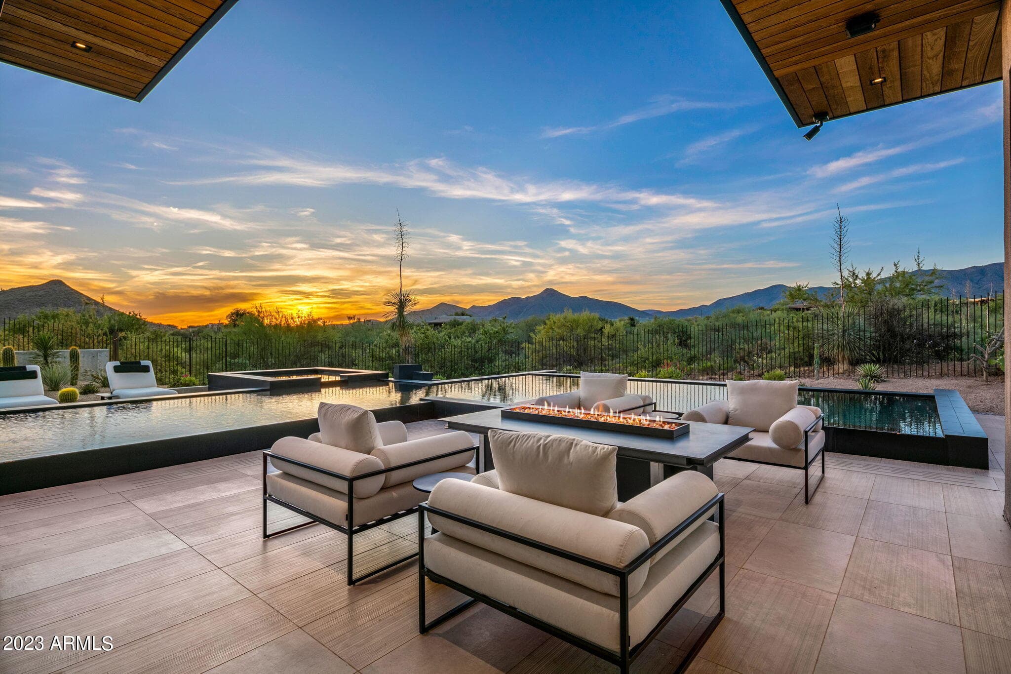 10212 E Filaree Ln — photo 2