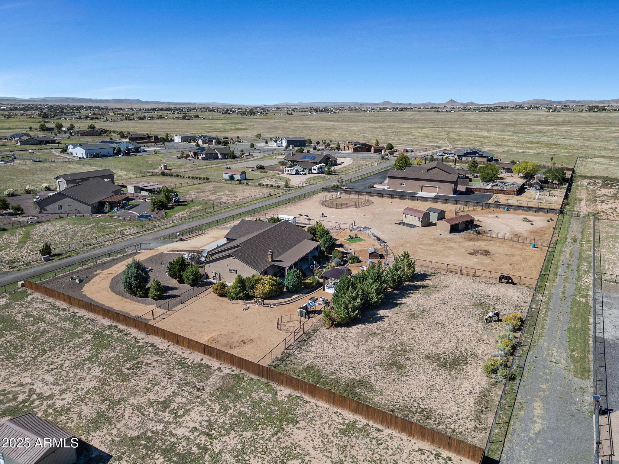8833 N GRASS VALLEY LN - Photo 1