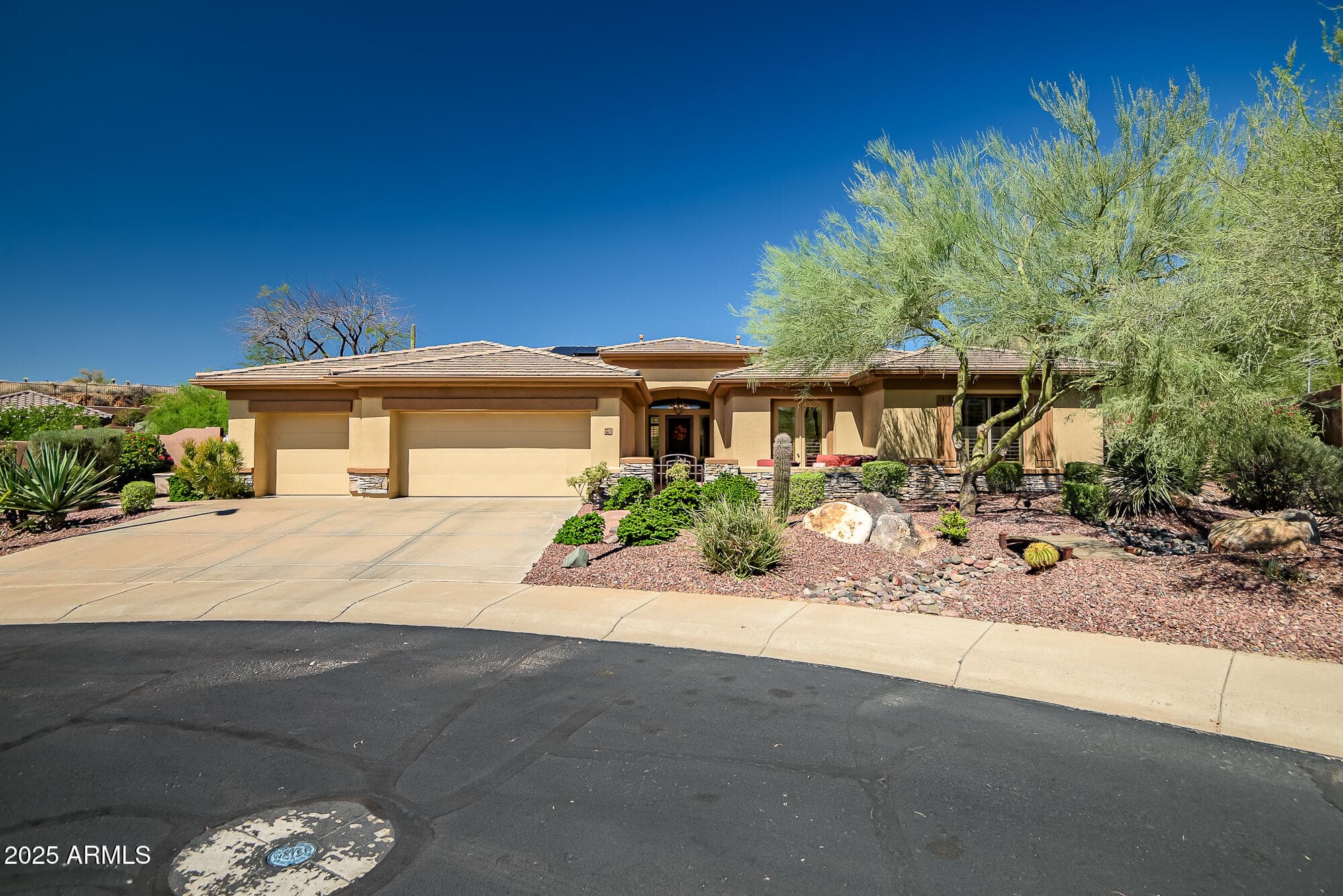 2240 W Legends Way — photo 1