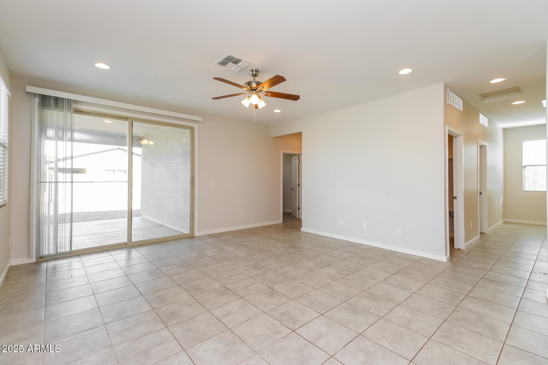 4556 E Hackney Rd — photo 2