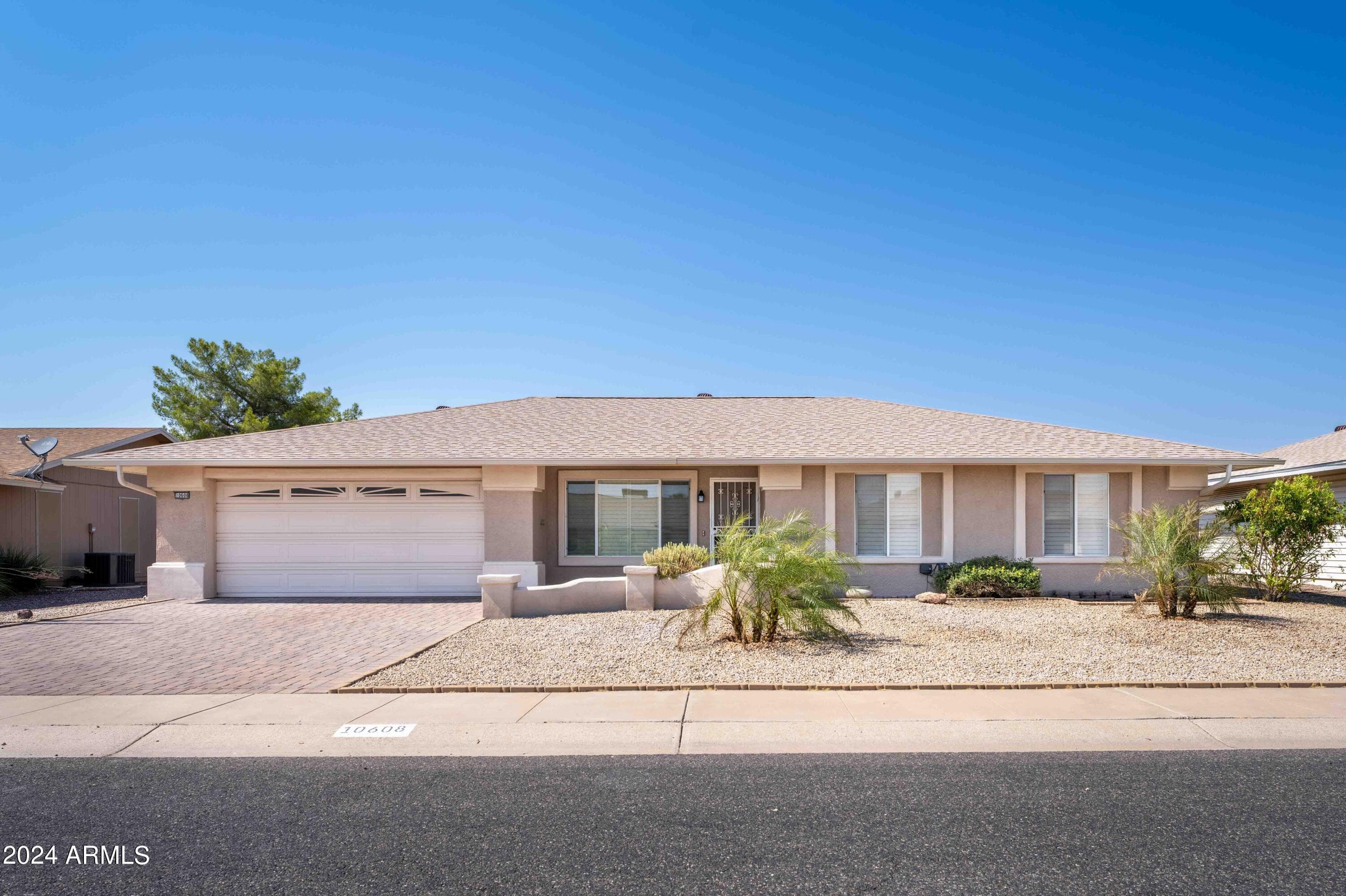 10608 W Edgewood Dr — photo 1
