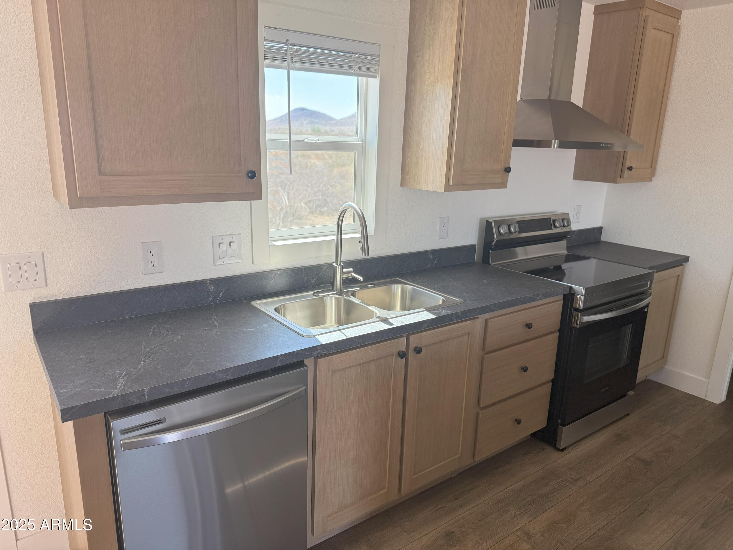 40325 W HARRISON ST - See more photos