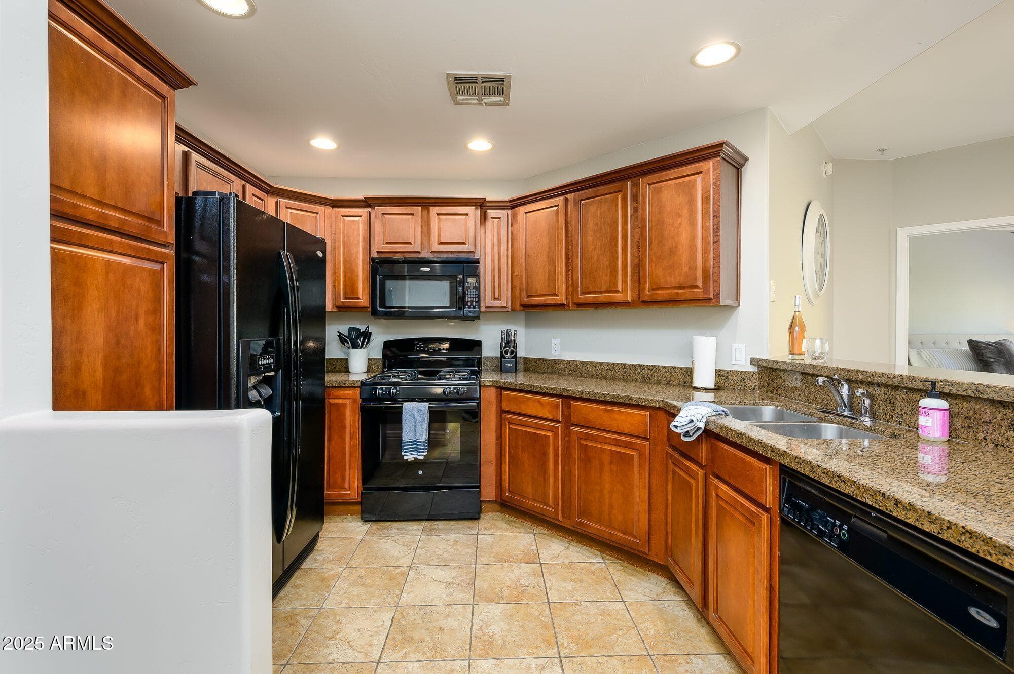 5450 E DEER VALLEY DR - Photo 4