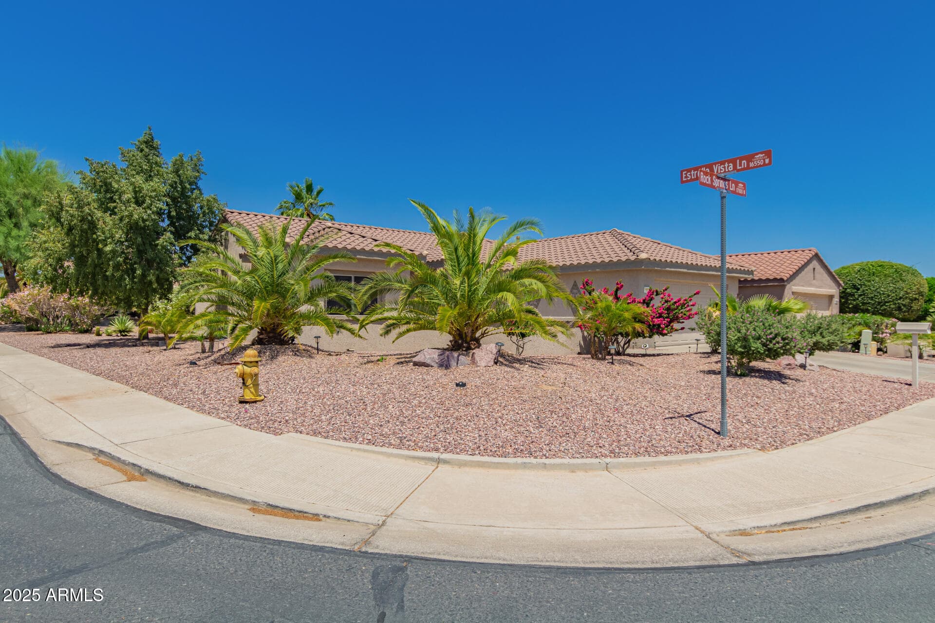 16536 W Rock Springs Ln — photo 2