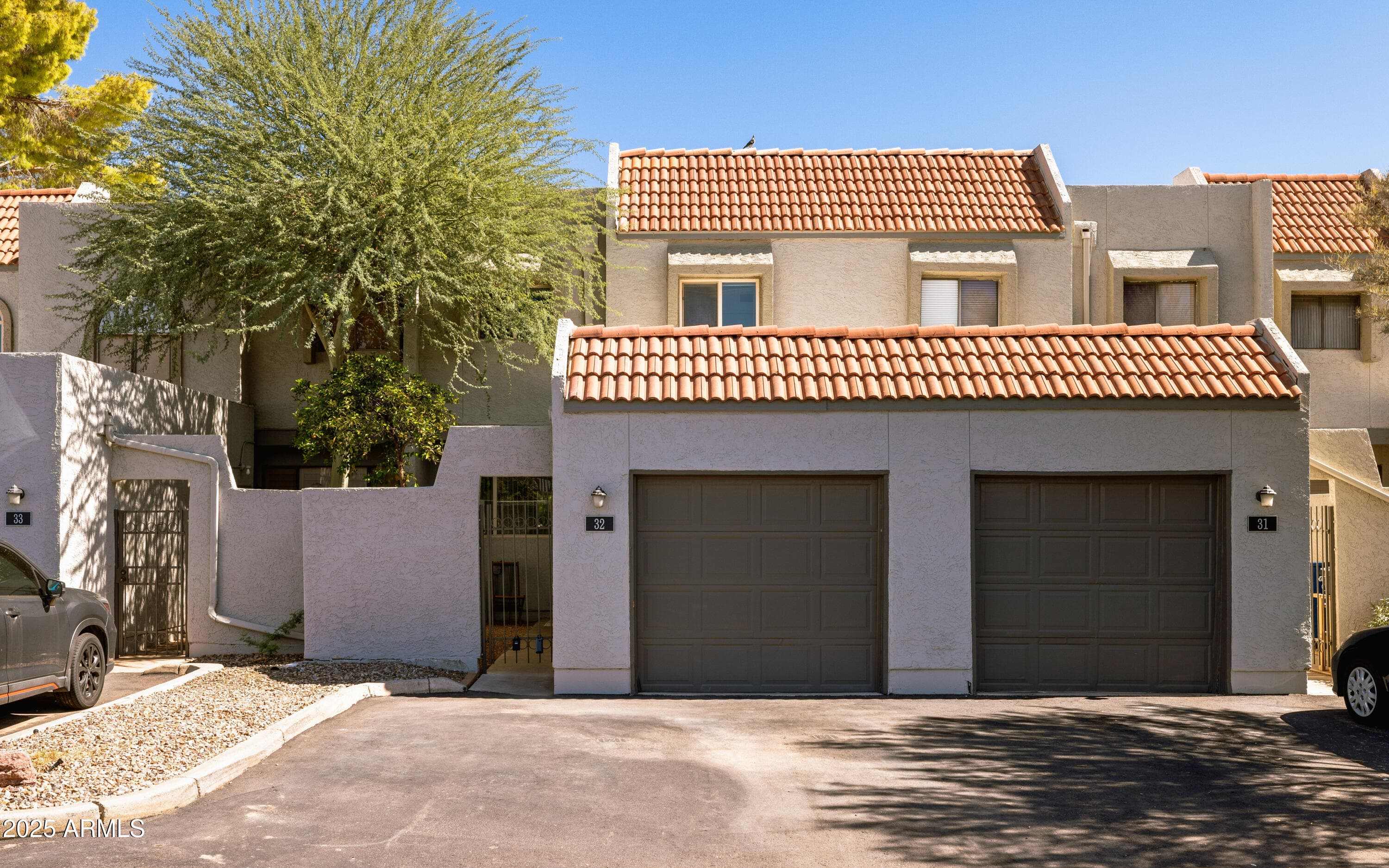2524 S El Paradiso Dr 32 — photo 1