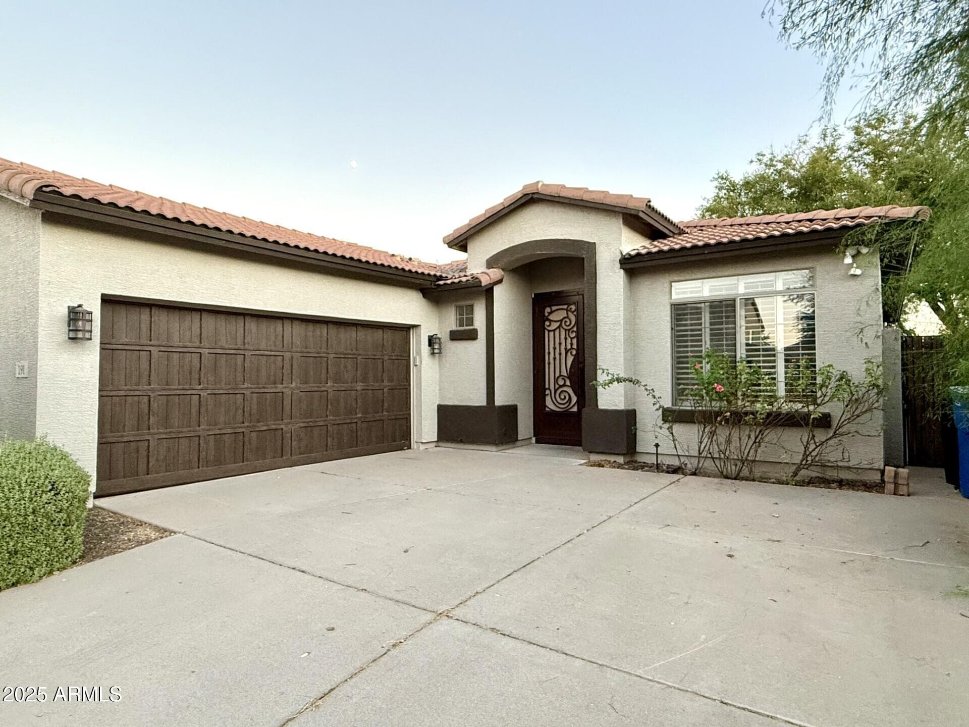191 W Beechnut Pl — photo 1