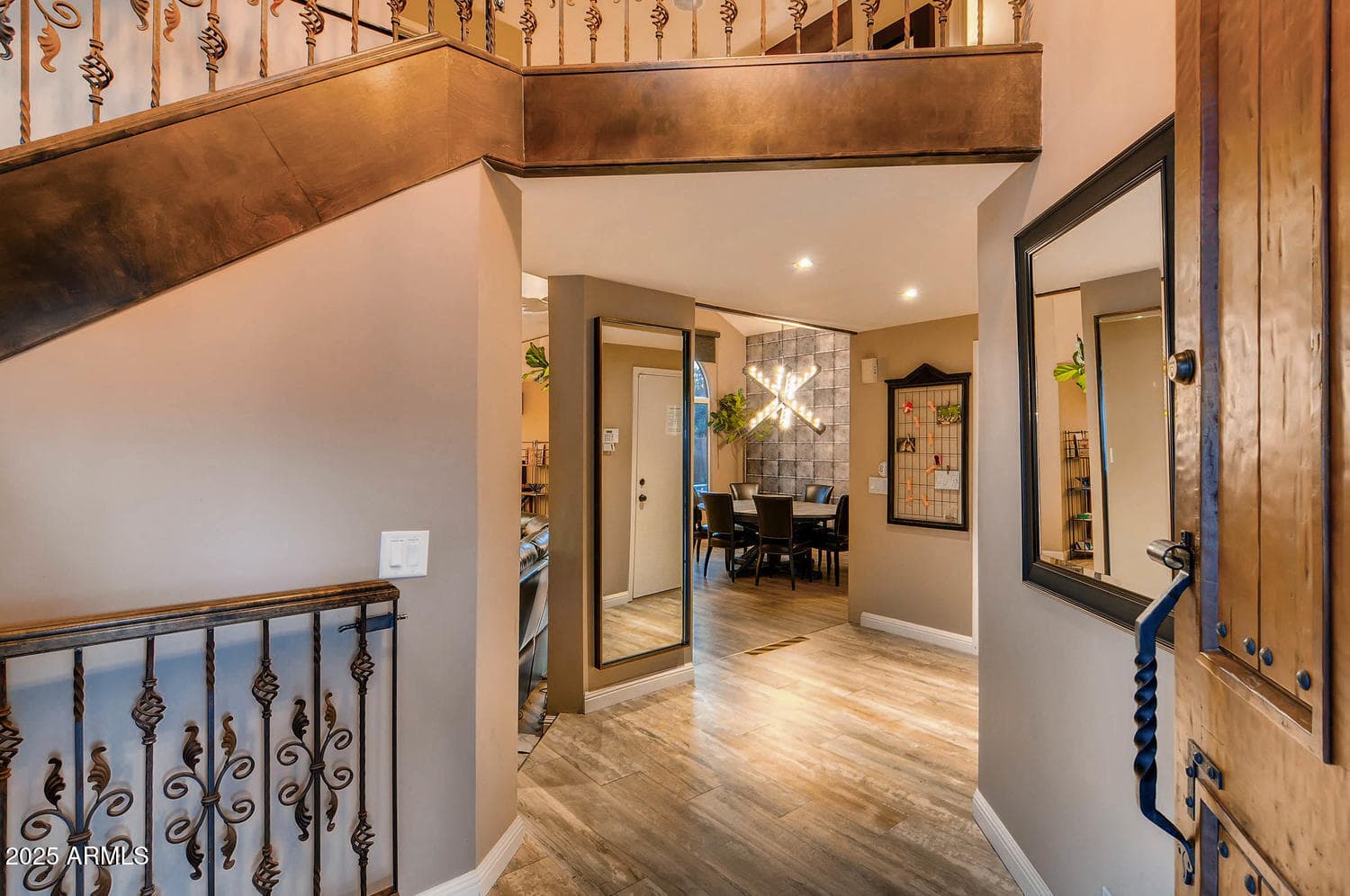 6521 E Beverly Ln — photo 2