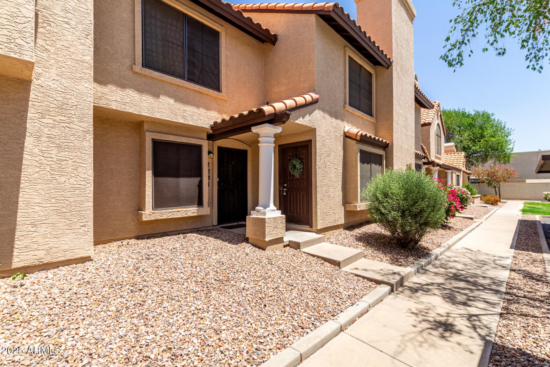 921 W University Dr 1232 — photo 2