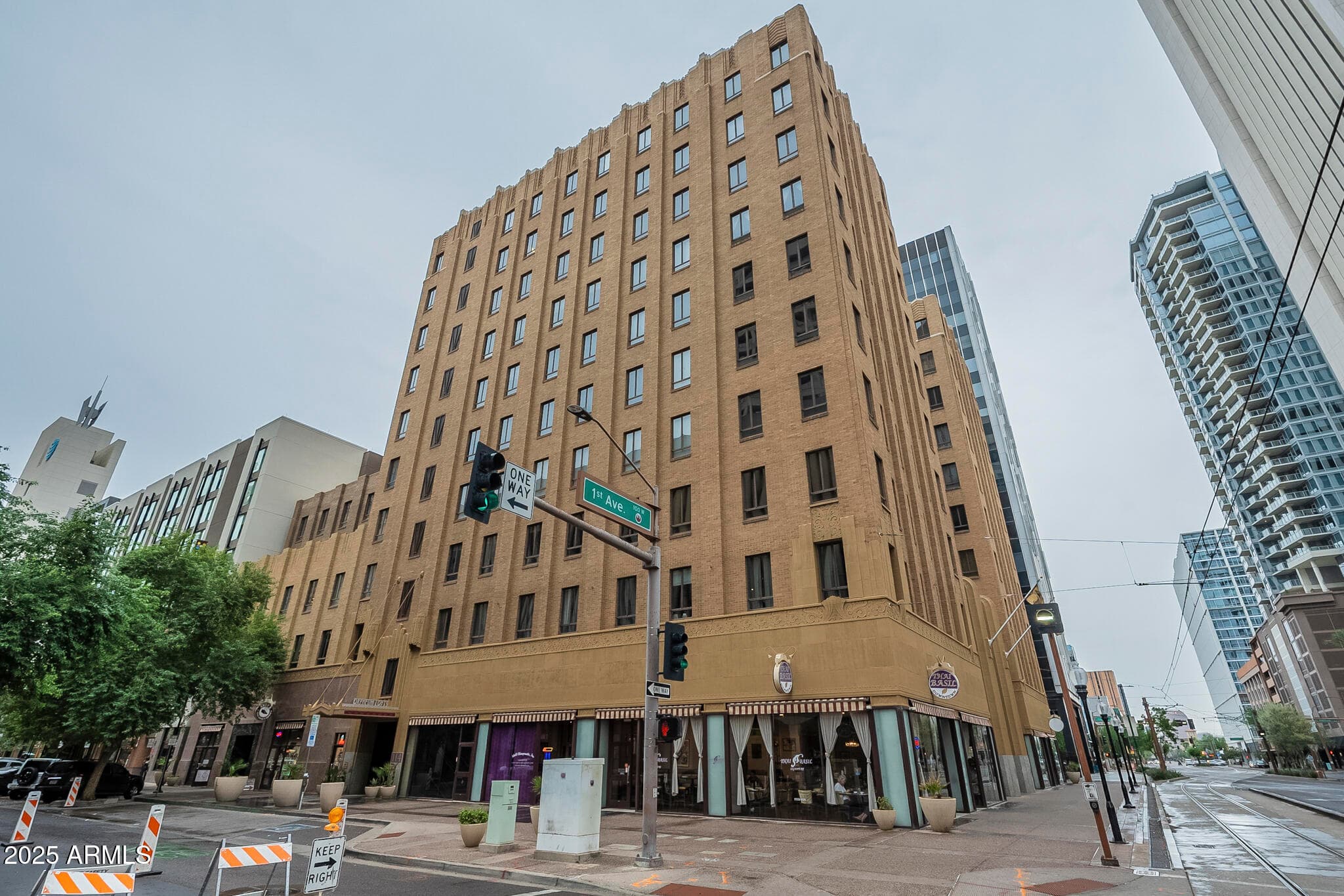 114 W Adams St 1007 — photo 1