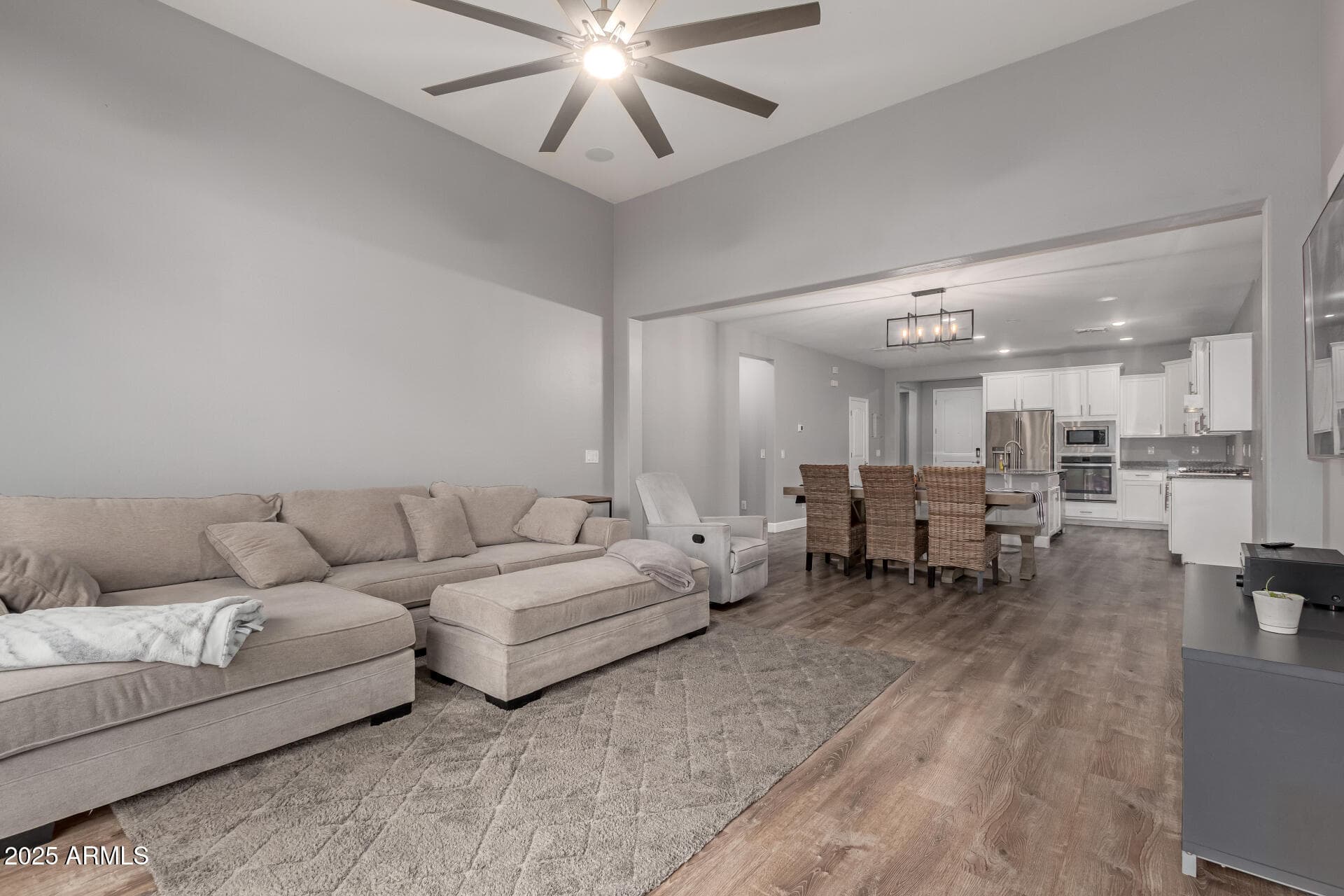 8987 W Seldon Ln — photo 1