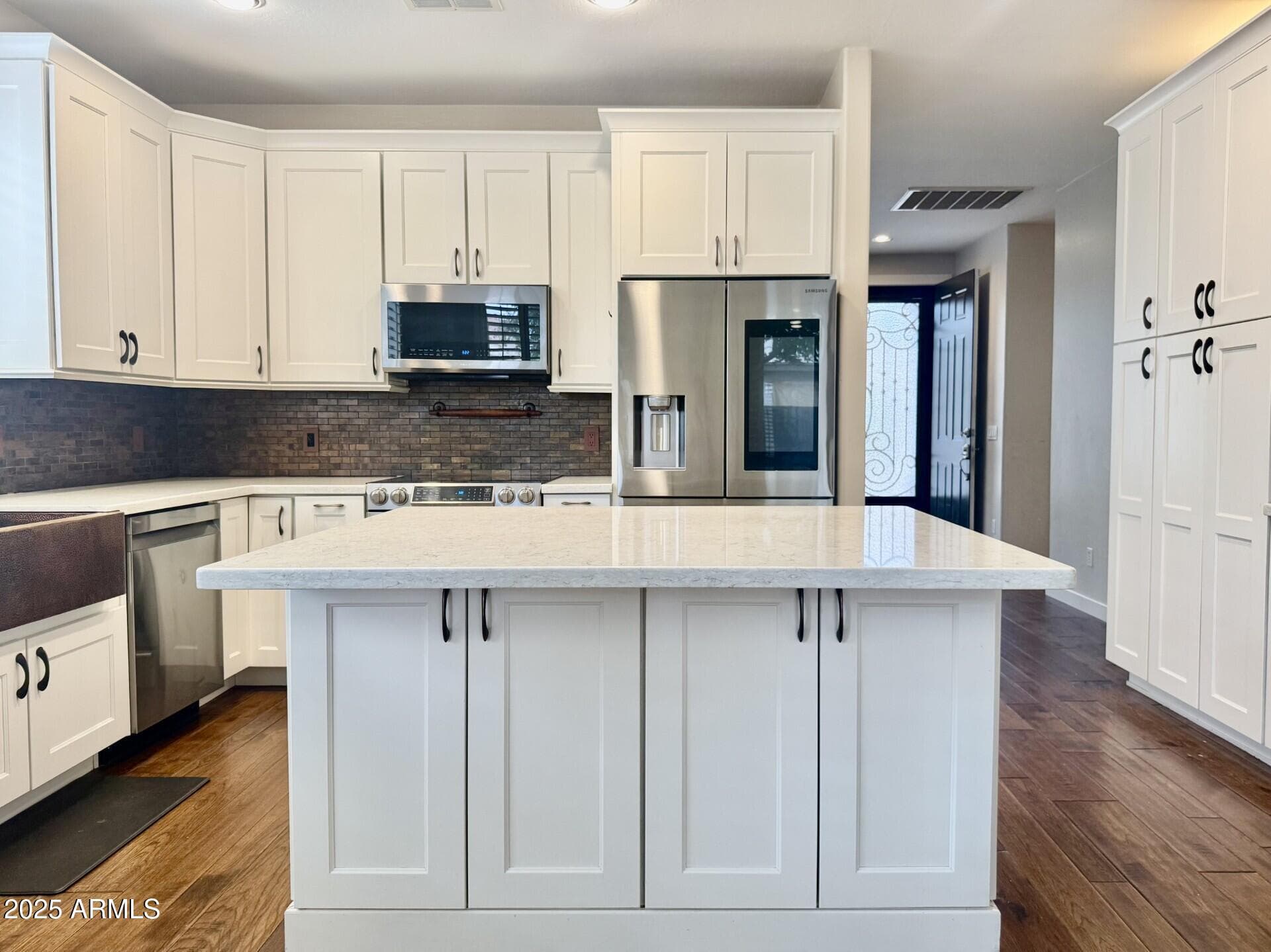 191 W Beechnut Pl — photo 2