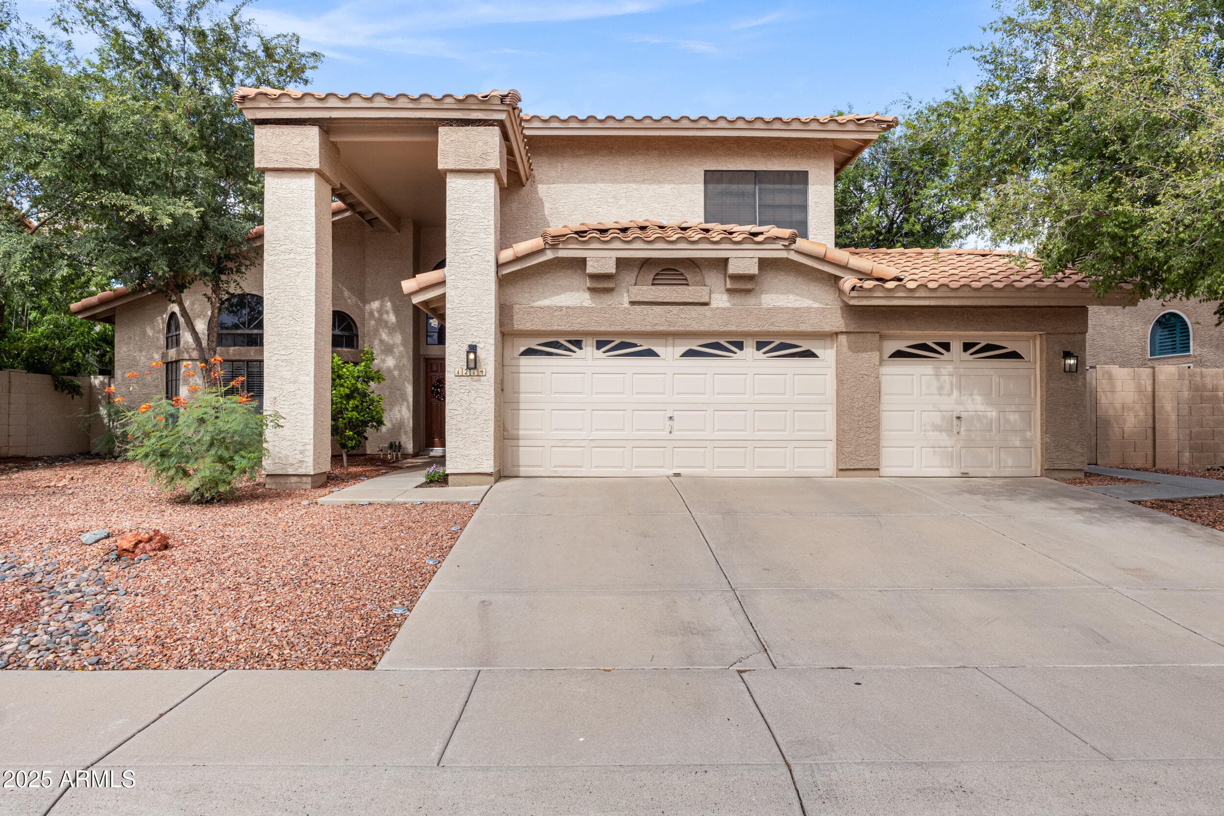 1214 W Iris Dr — photo 2