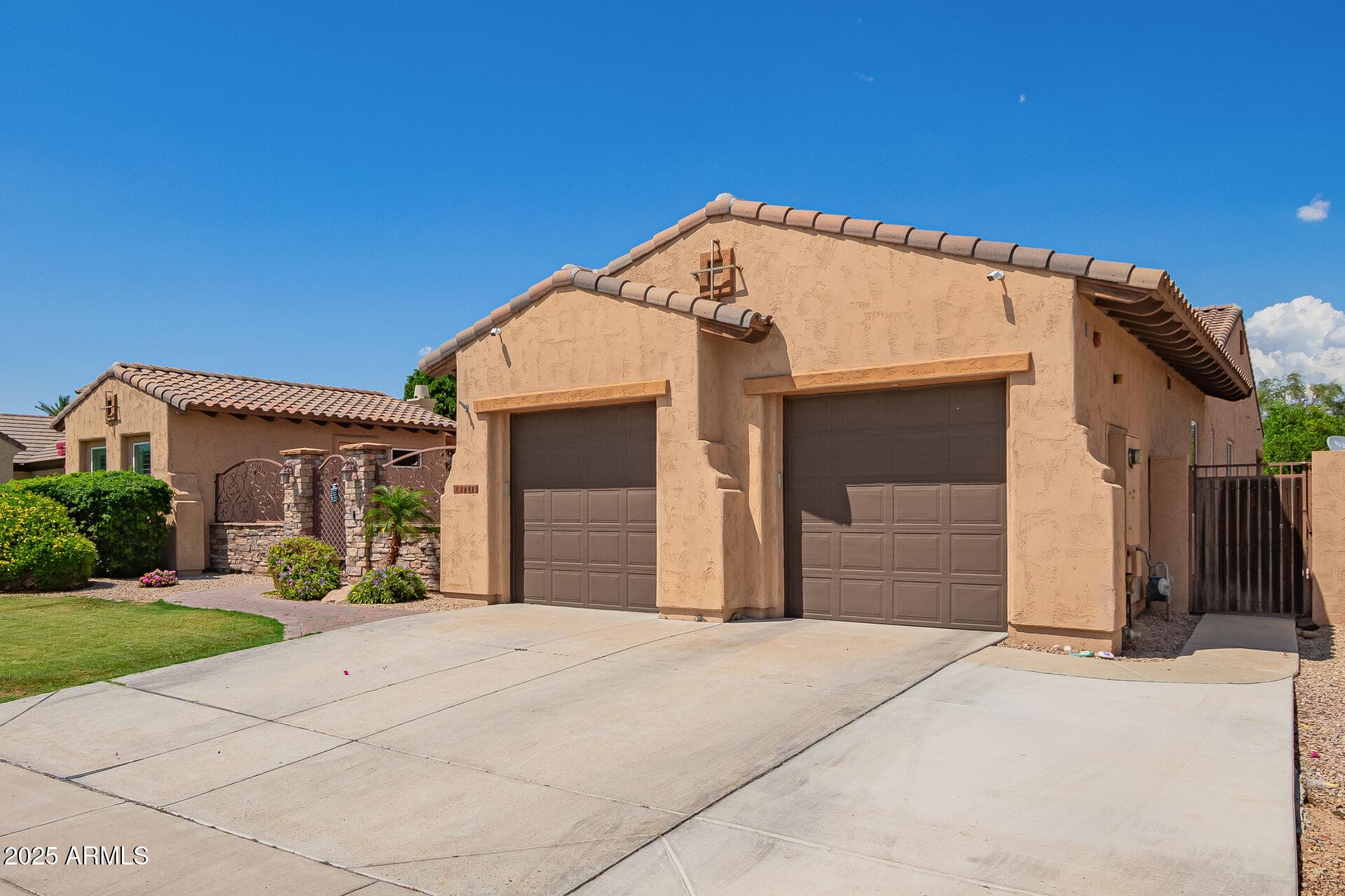 14372 W CYPRESS ST - See more photos