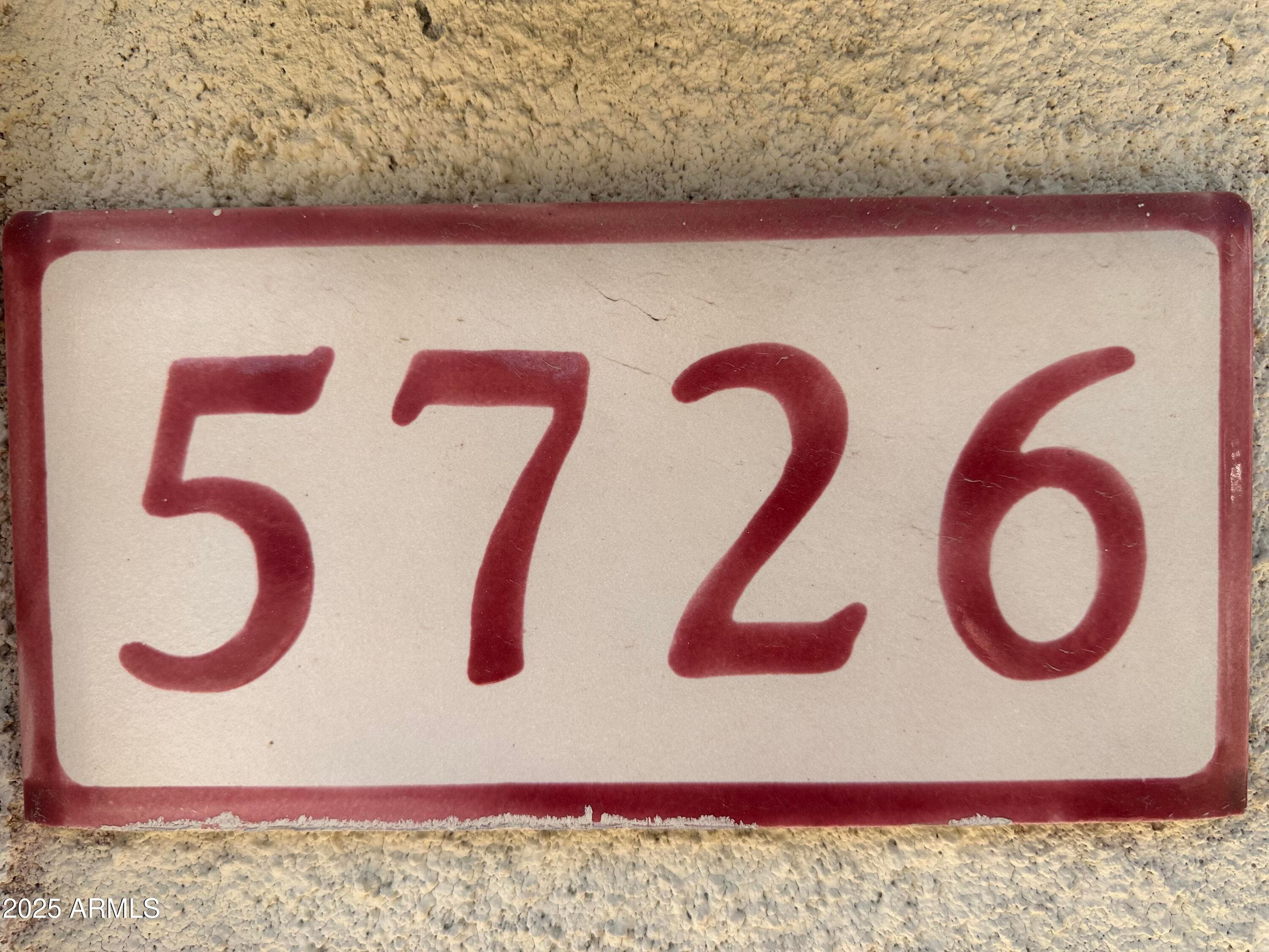 5726 W Ivanhoe St — photo 2