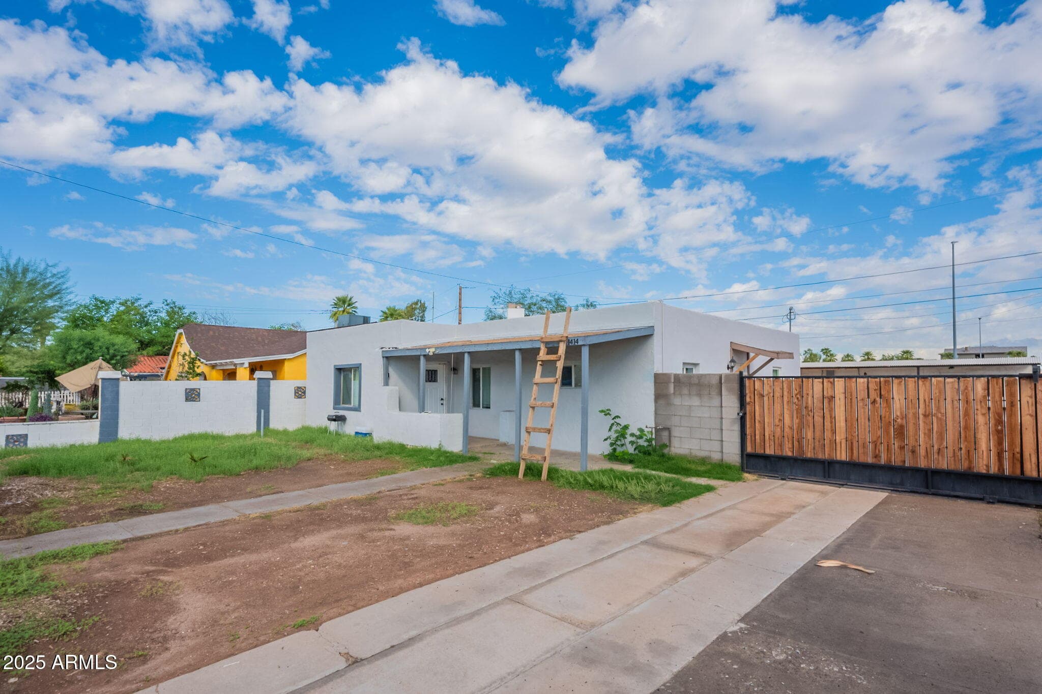 1414 E Moreland St — photo 1