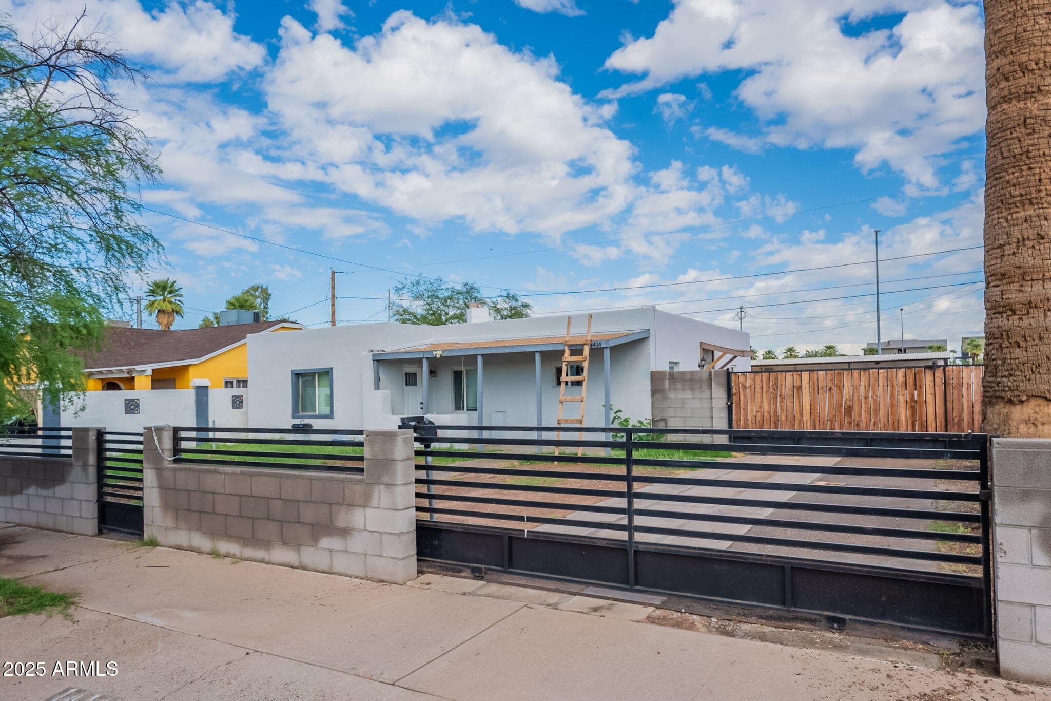 1414 E Moreland St — photo 2
