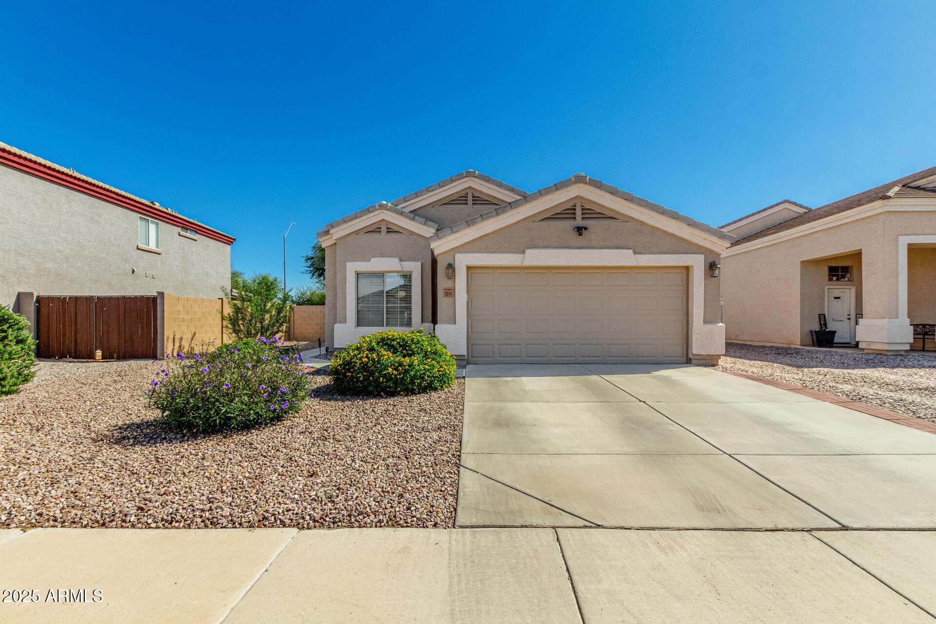 2114 N Sabino Ln — photo 2