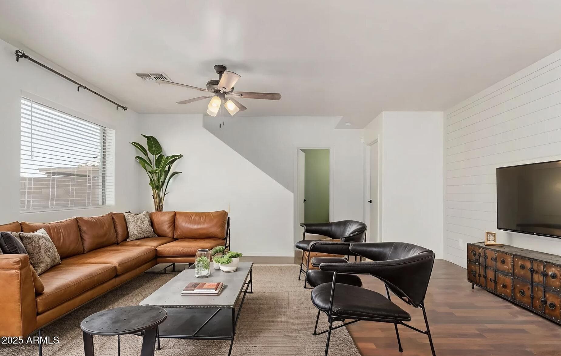 7287 S Sunrise Way — photo 2