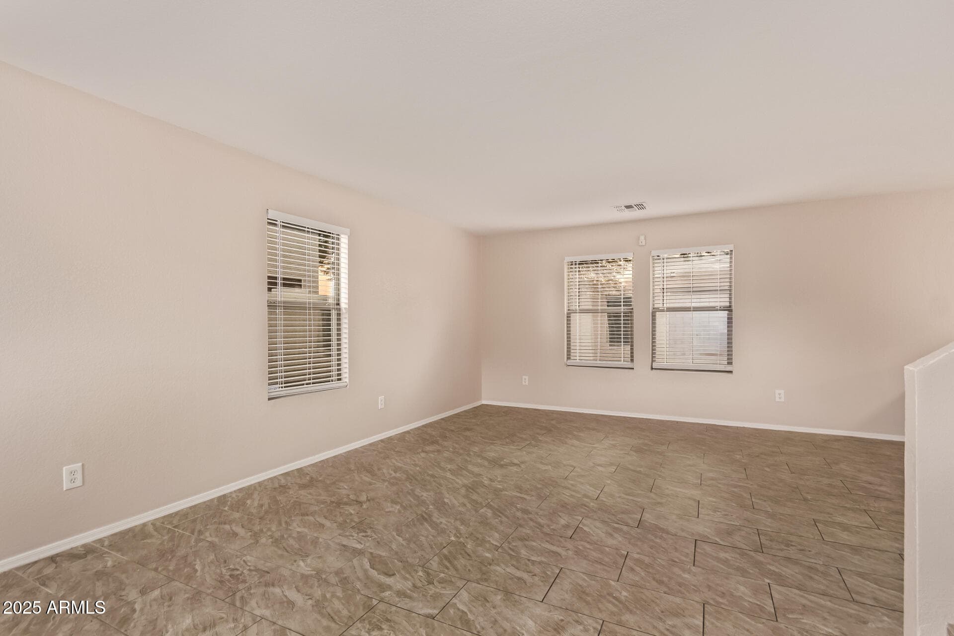 8852 E PAMPA AVE - Photo 3