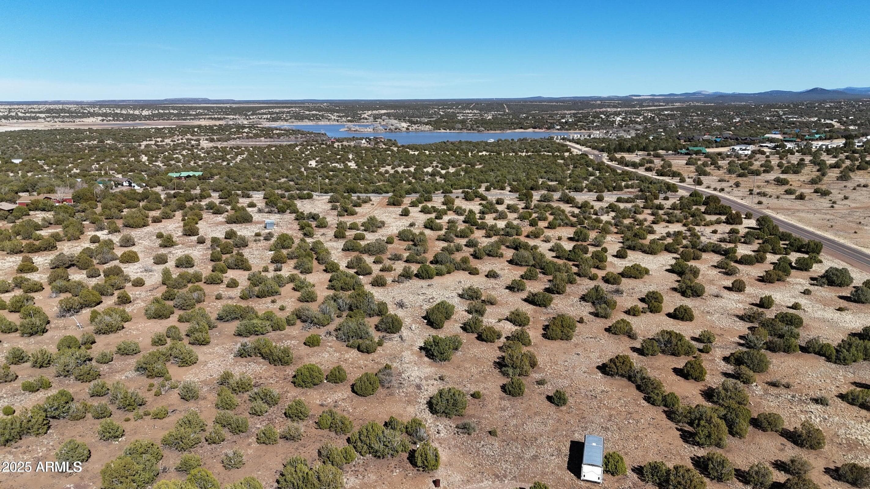 8102 WHITE MOUNTAIN LAKE RD - Photo 1