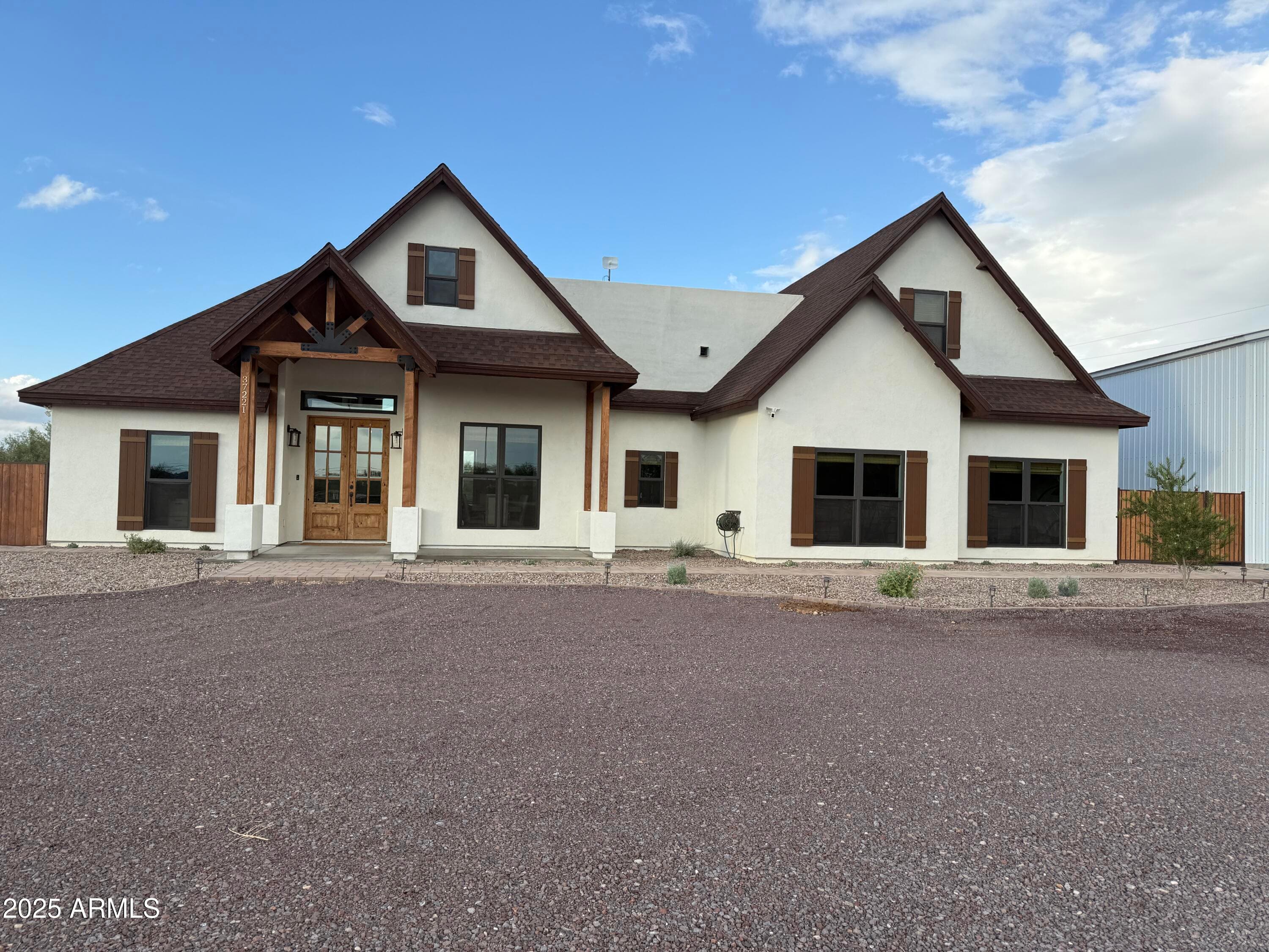 37221 N 12th St — photo 1