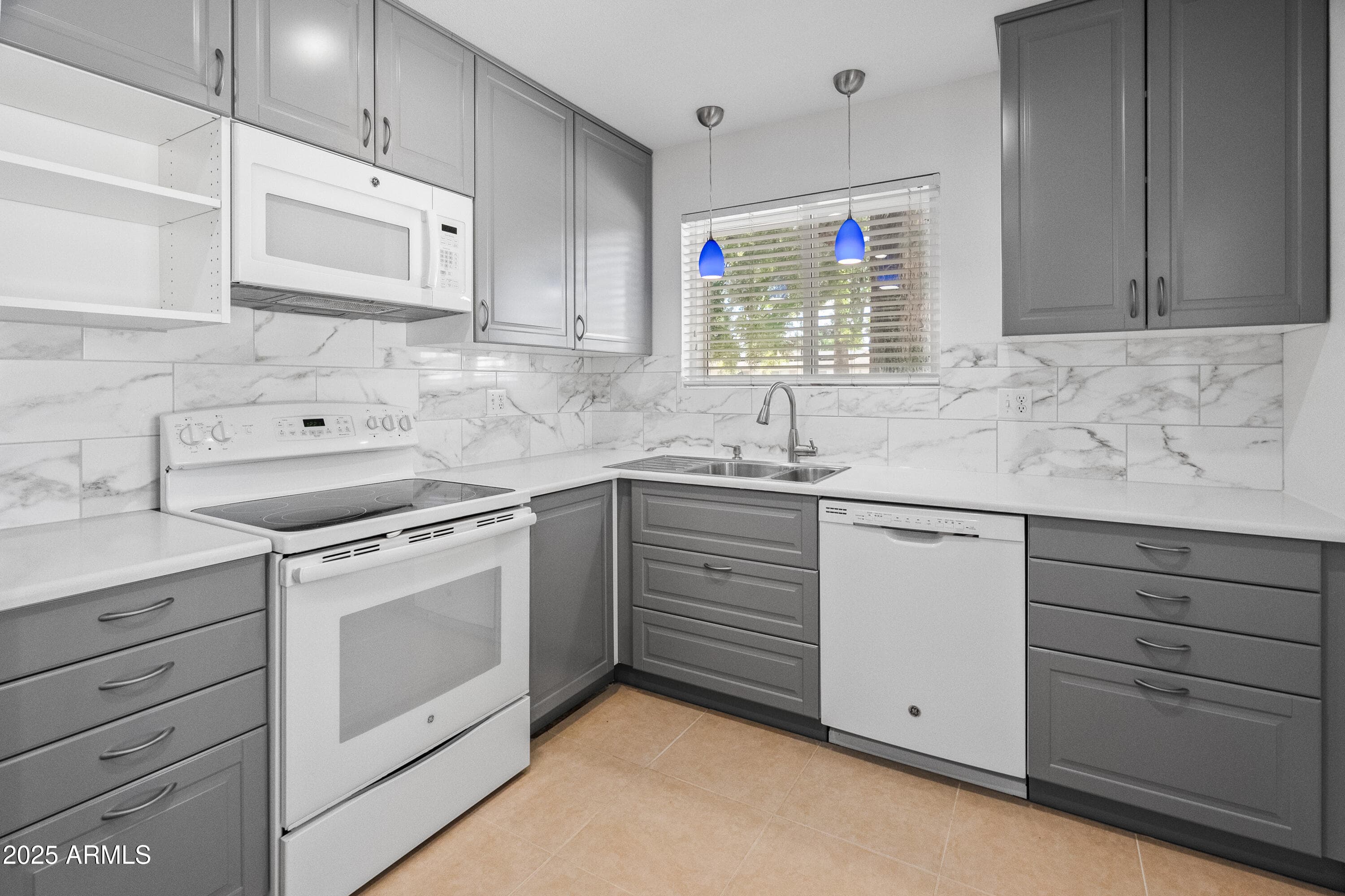 10926 W Abbott Ave — photo 2