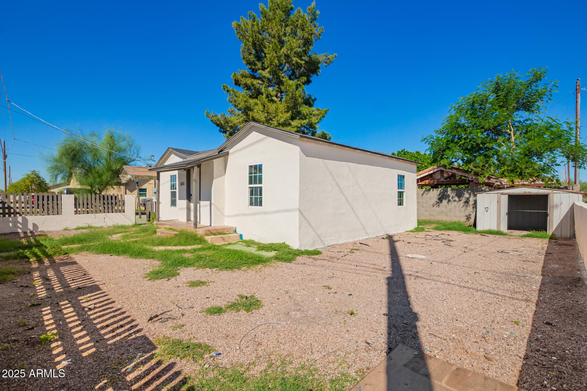 1010 E CHIPMAN RD - Photo 4