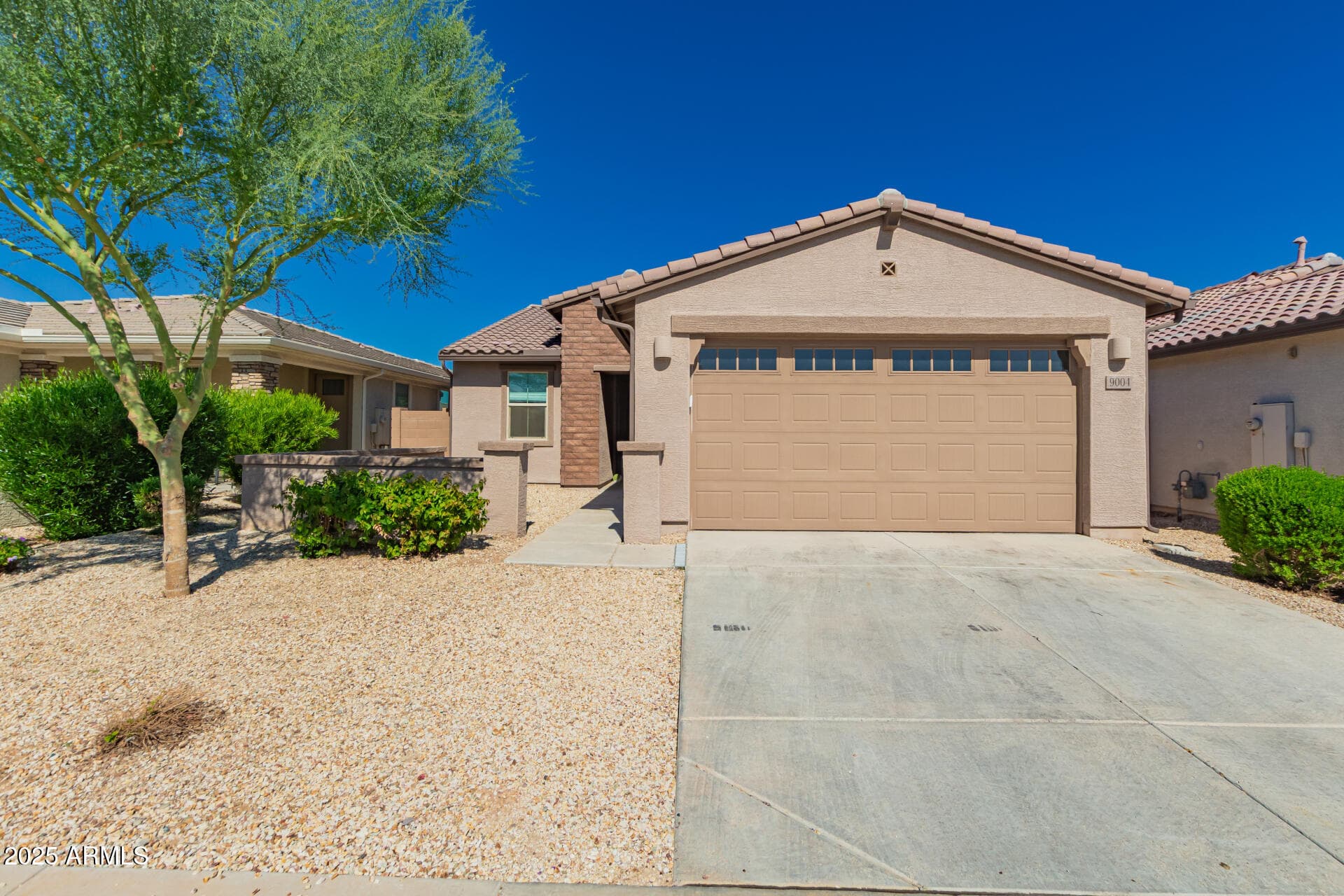 9004 W Solano Dr — photo 1