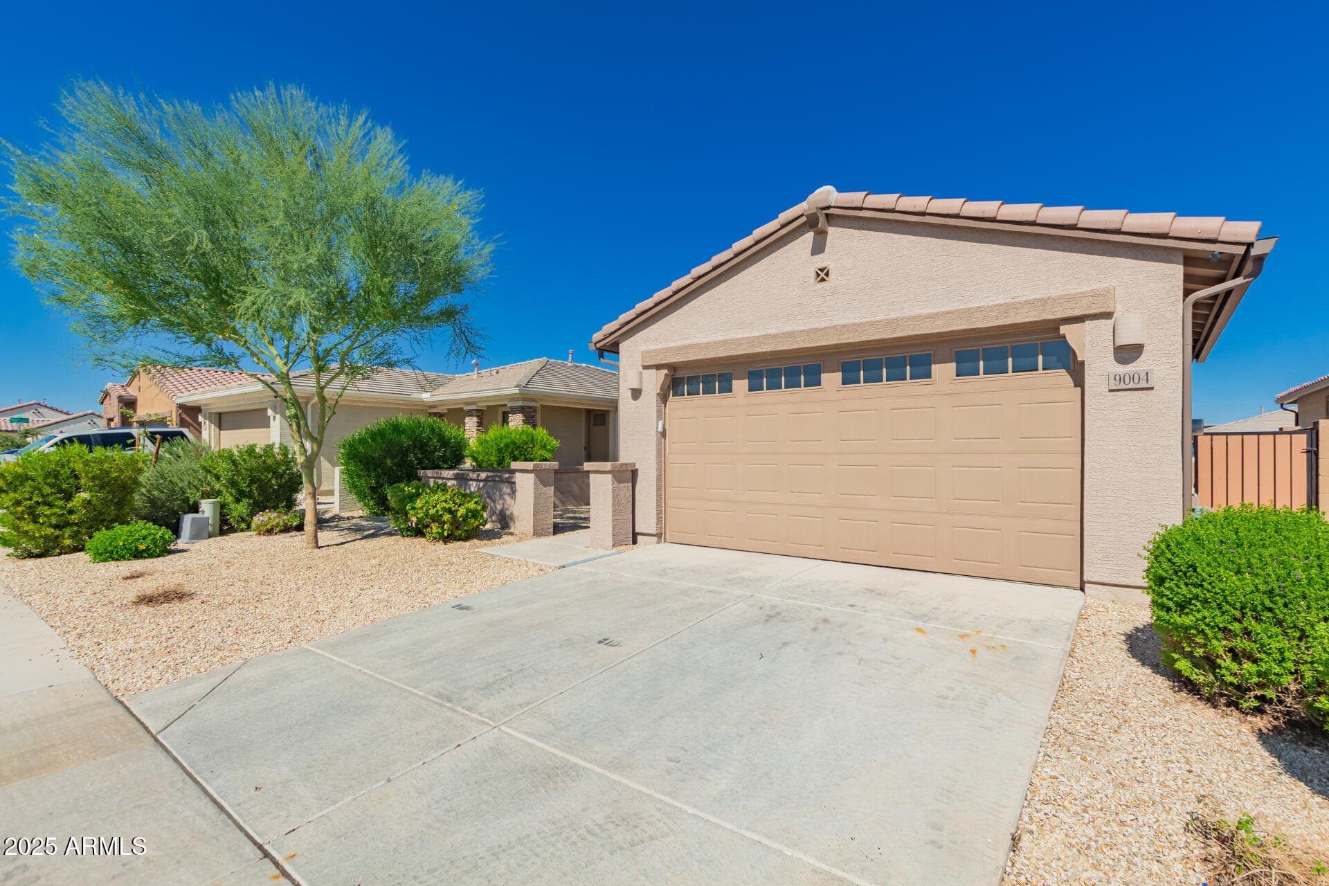 9004 W Solano Dr — photo 2