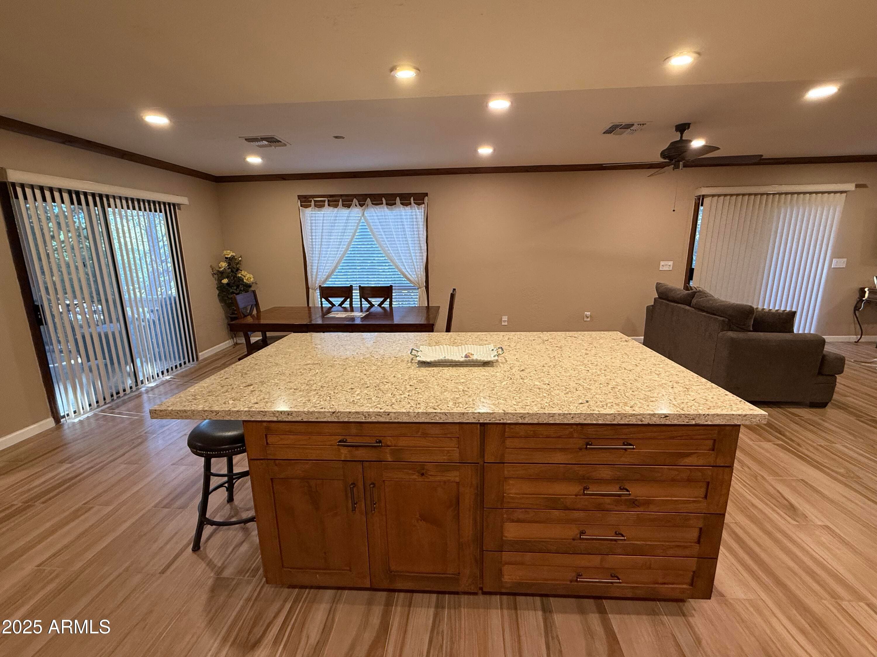 309 E SHERWOOD DR - Photo 4