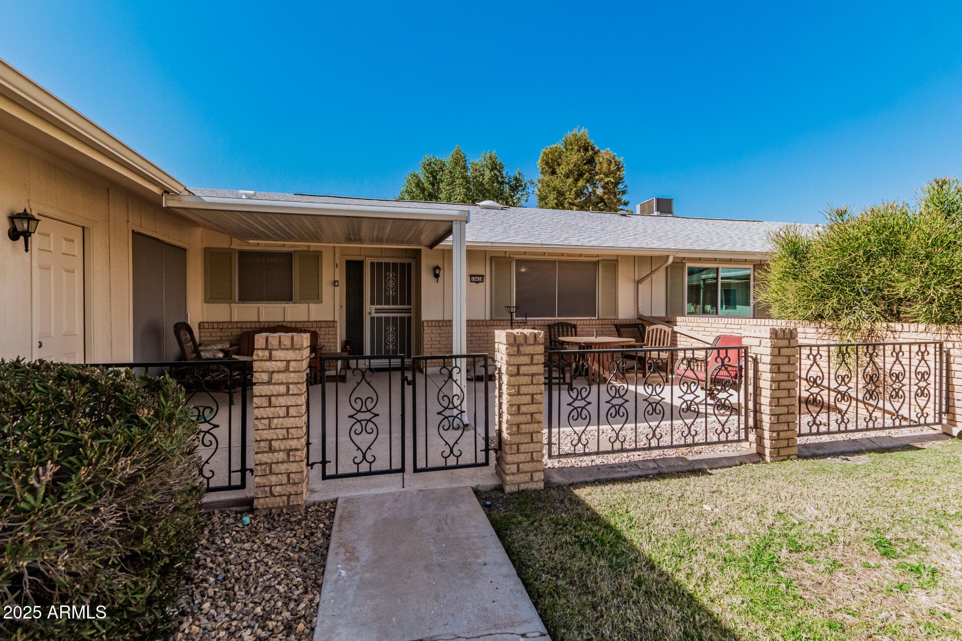 10439 W Saratoga Circle — photo 1