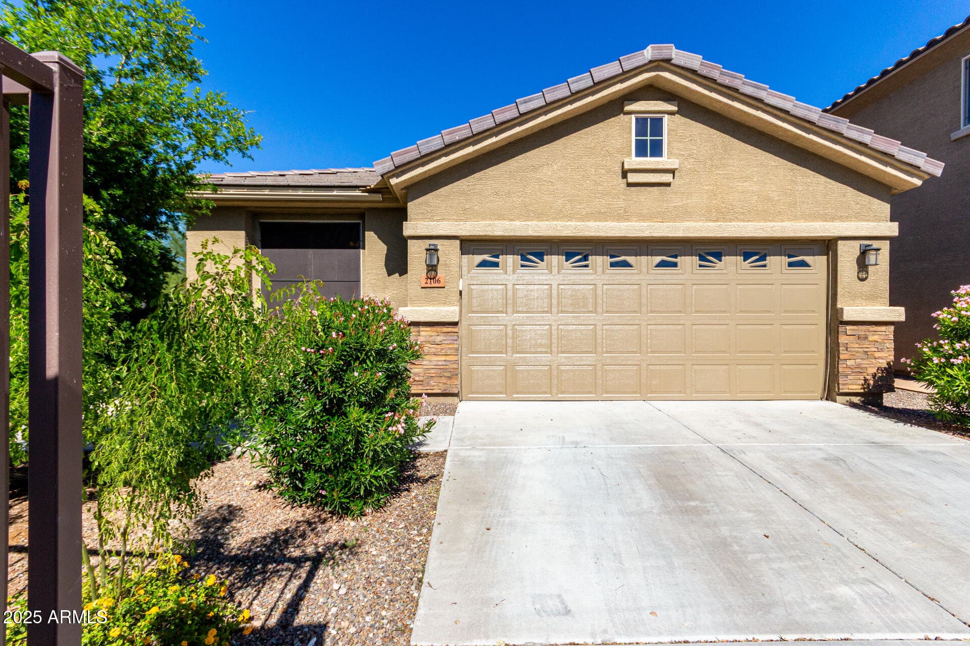 2106 E Aire Libre Ave — photo 1