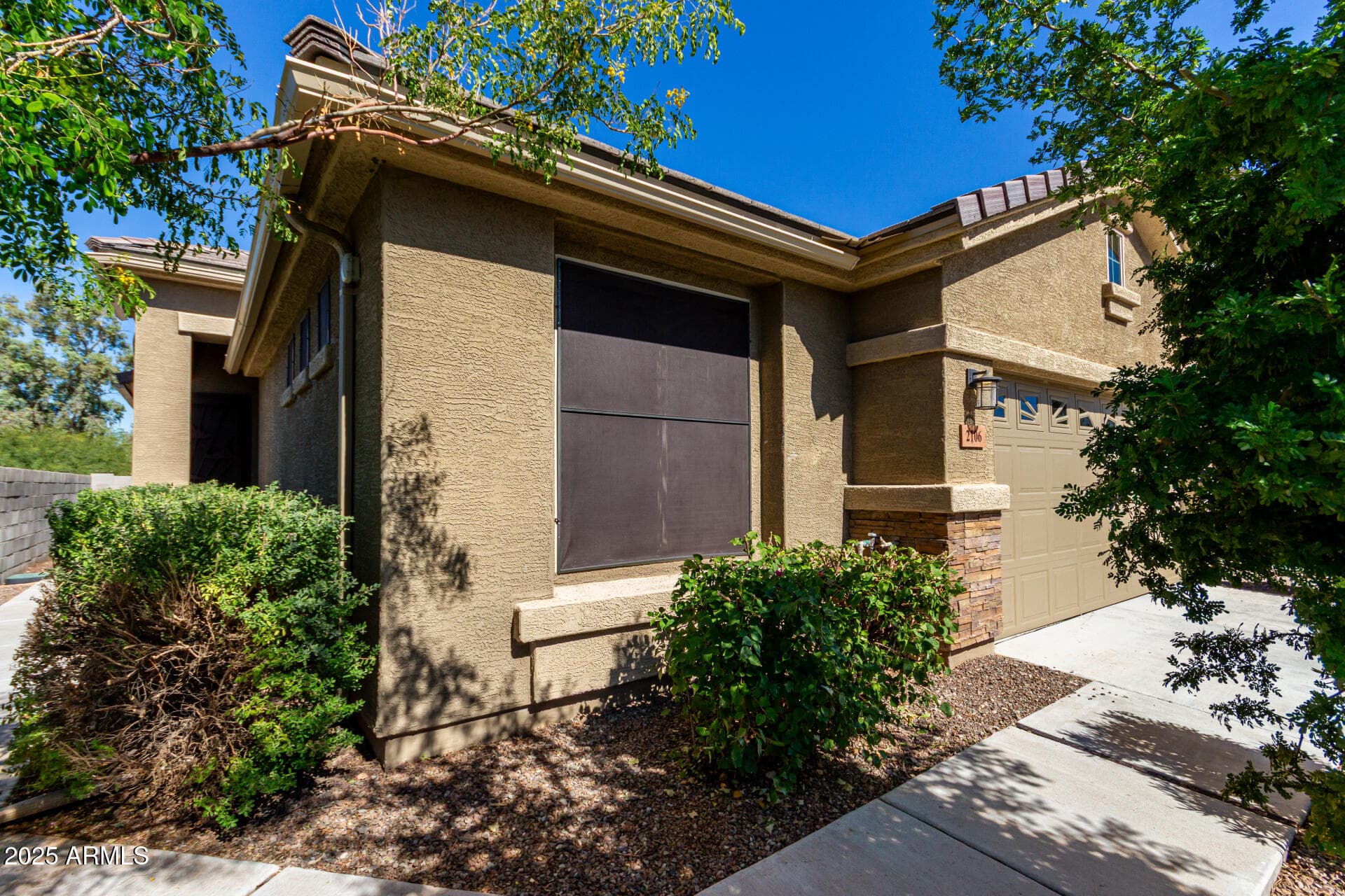 2106 E Aire Libre Ave — photo 2