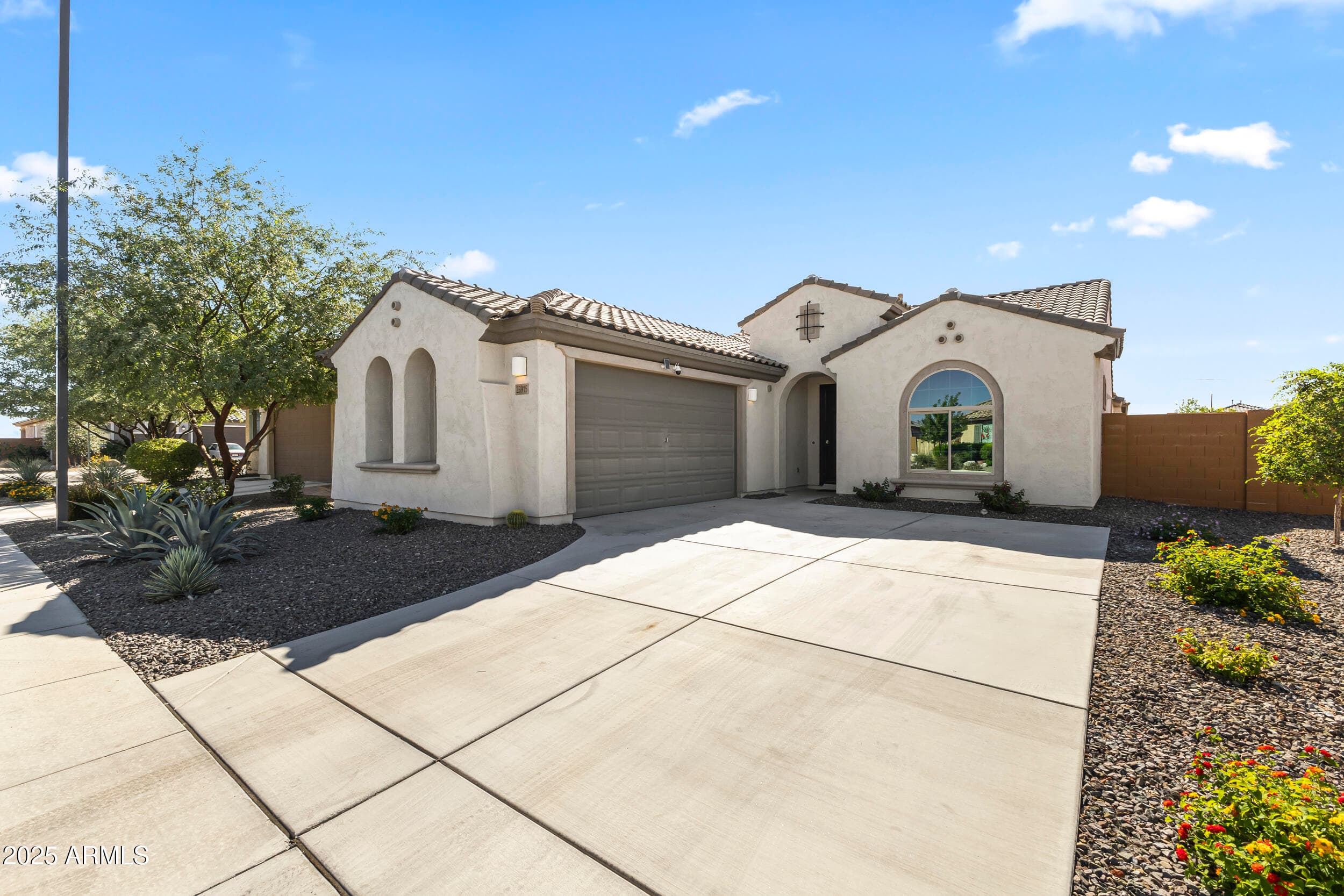 25915 W Quail Ave — photo 1
